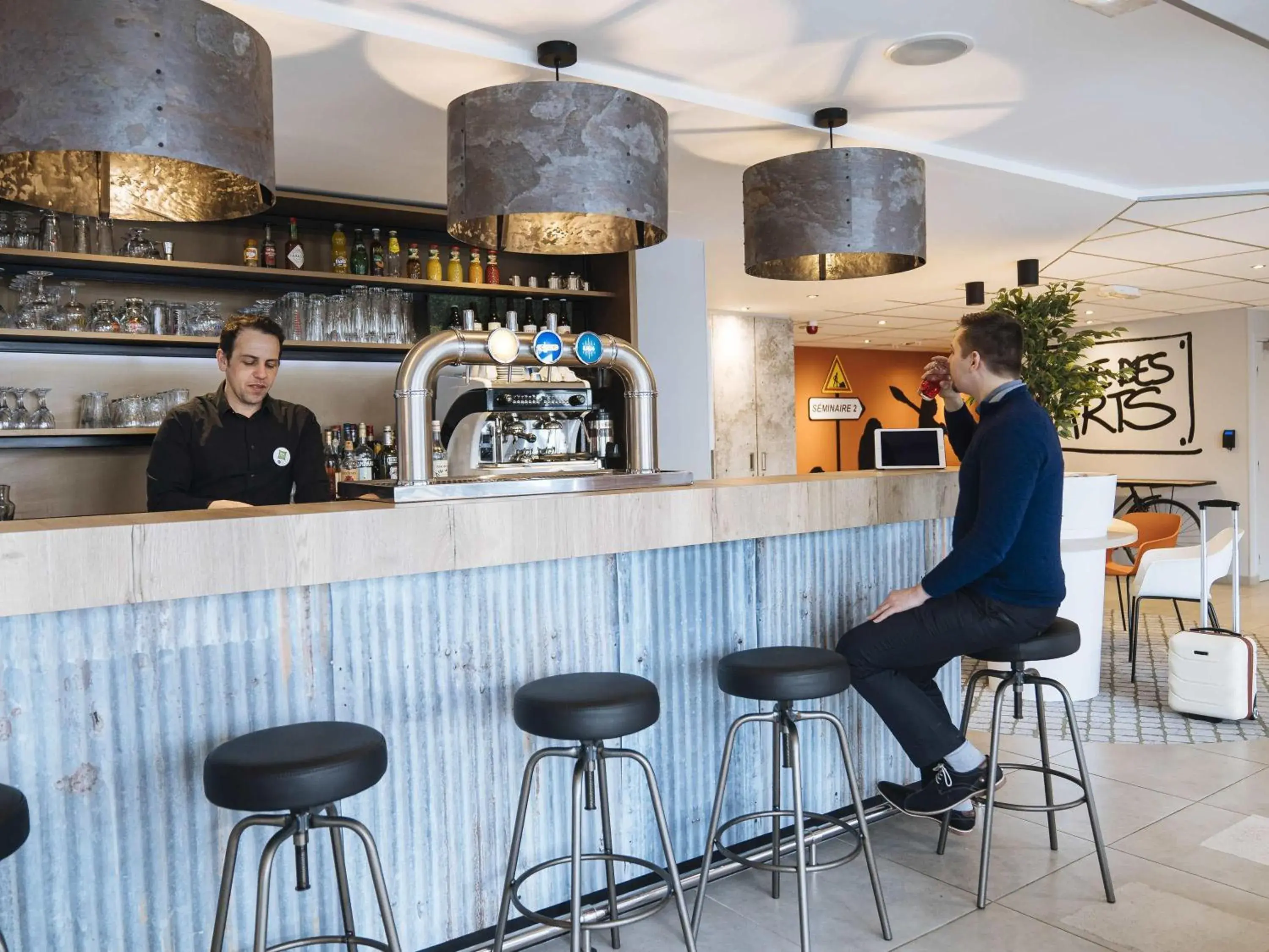 Lounge or bar in Ibis Styles Lille Marcq En Baroeul Lounge or bar in Ibis Styles Lille Marcq En Baroeul