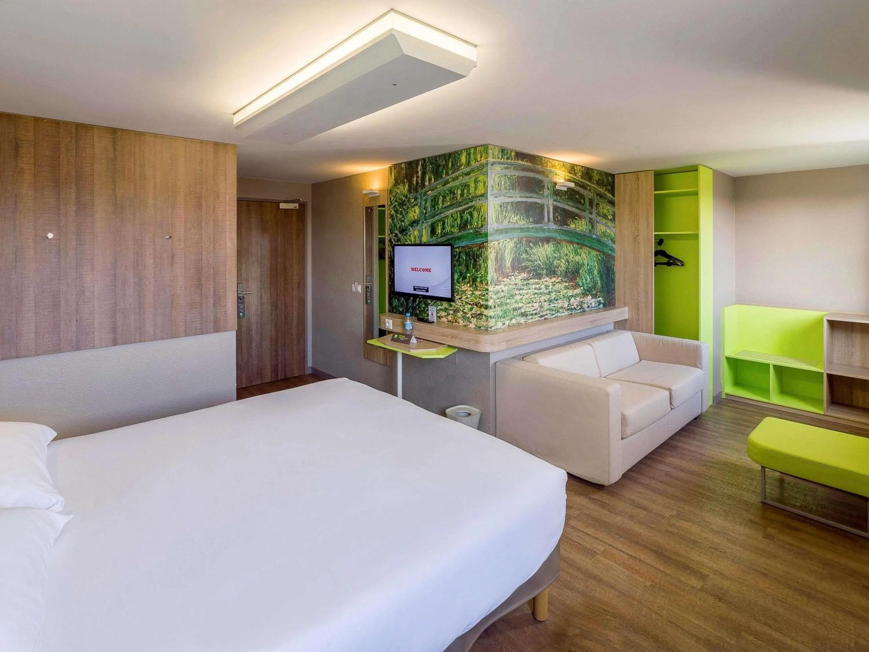 Bedroom, Bed in Ibis Styles Lille Marcq En Baroeul