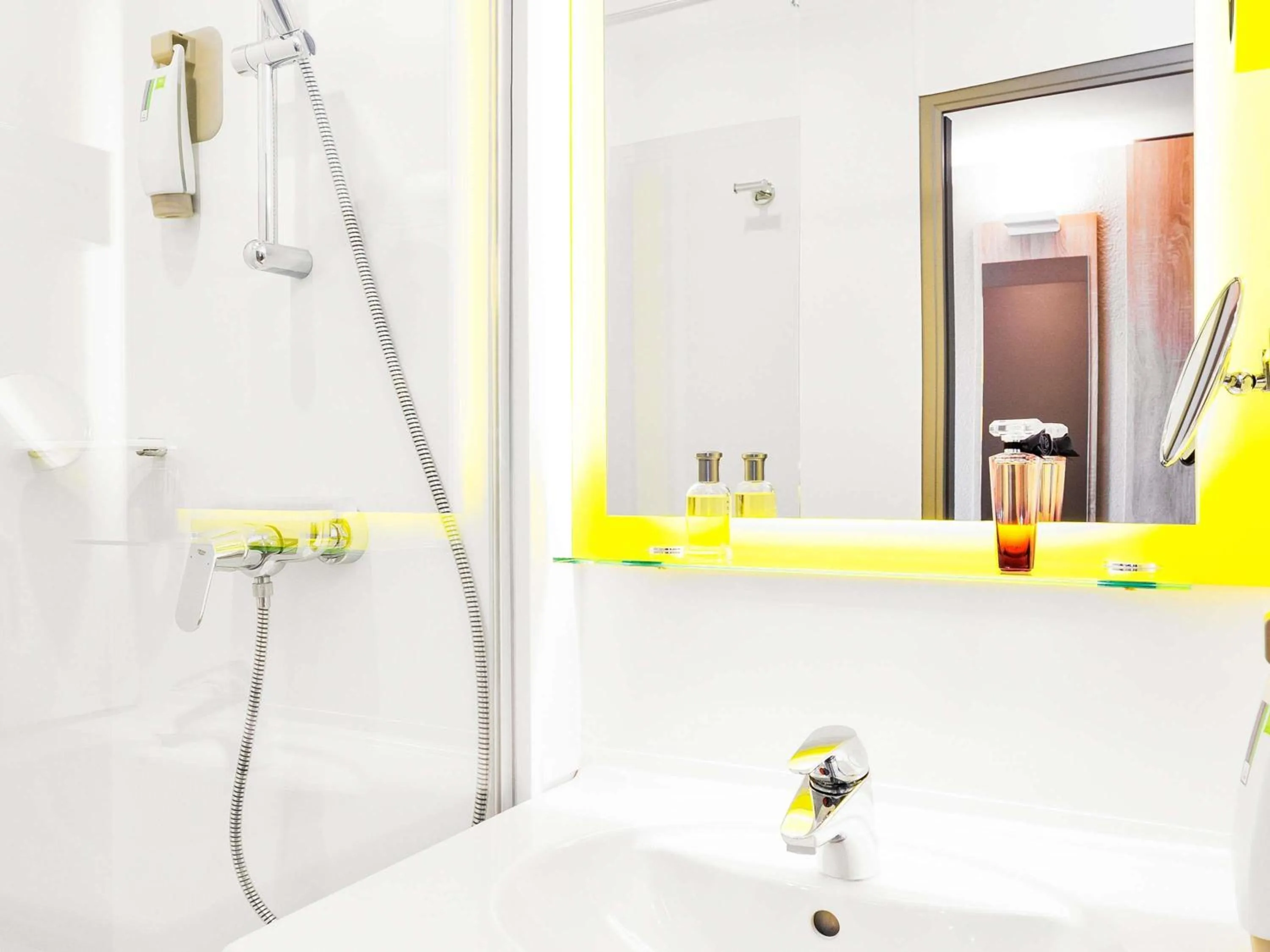 Bedroom in Ibis Styles Lille Marcq En Baroeul