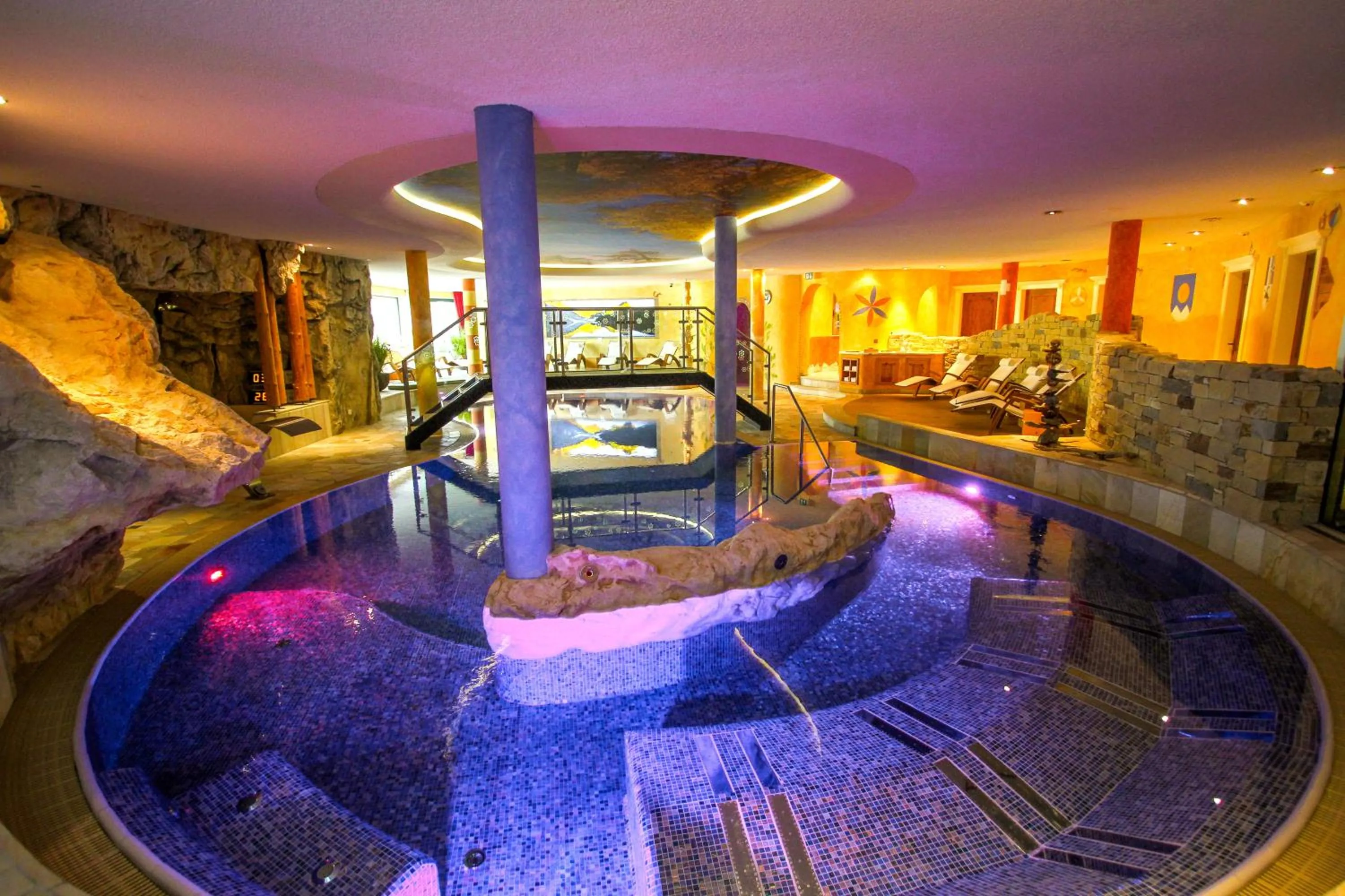 Swimming pool in BelArosa Suiten & Wellness