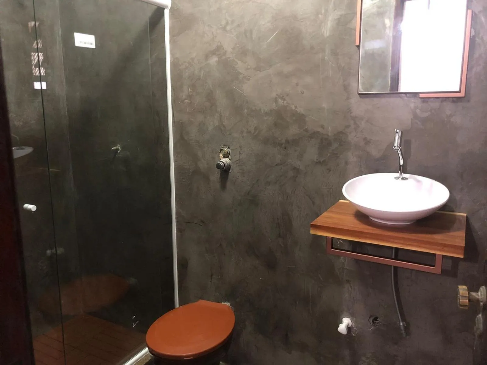 Shower in Pousada do Suiço