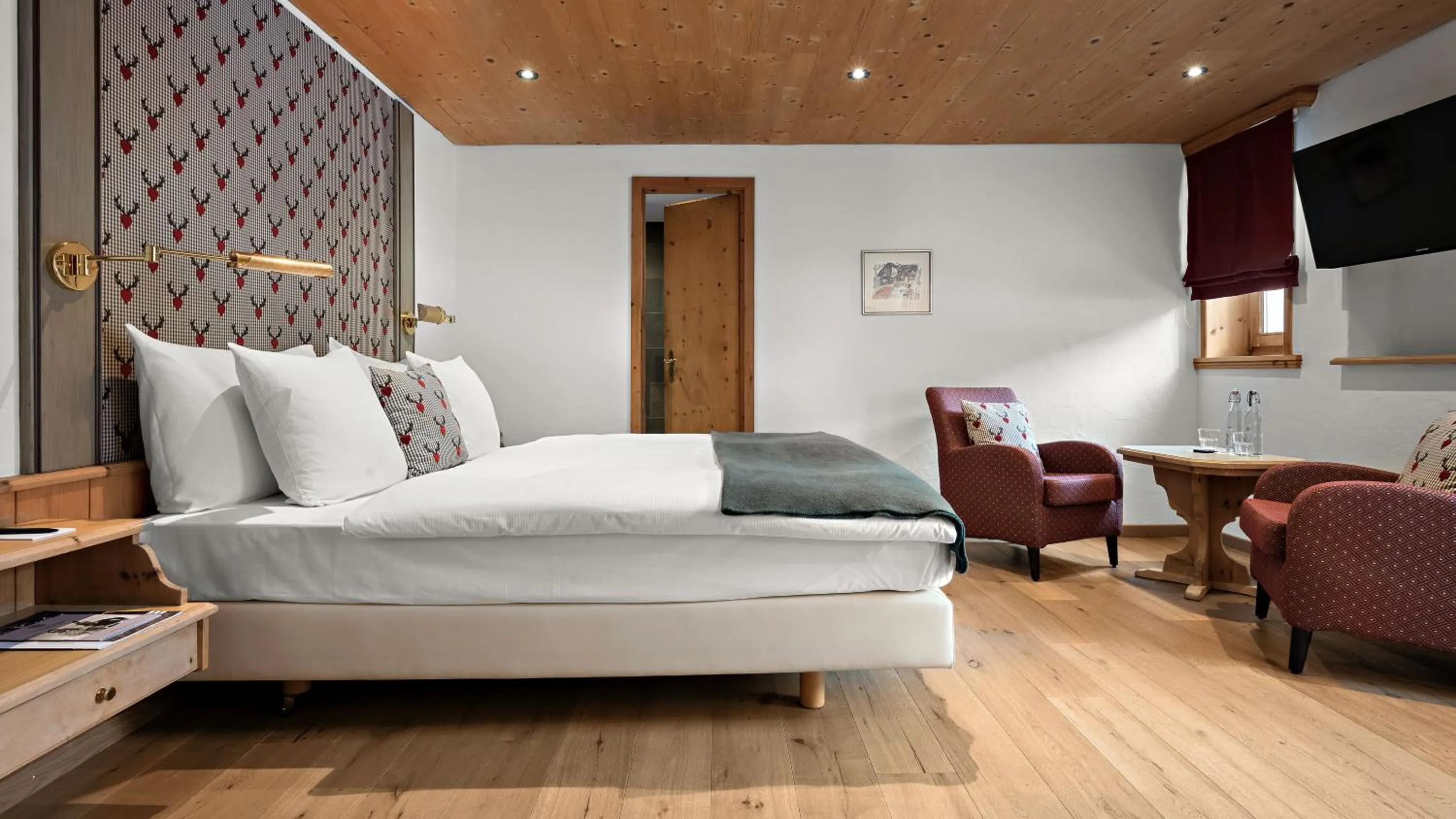 Photo of the whole room in Morosani Posthotel