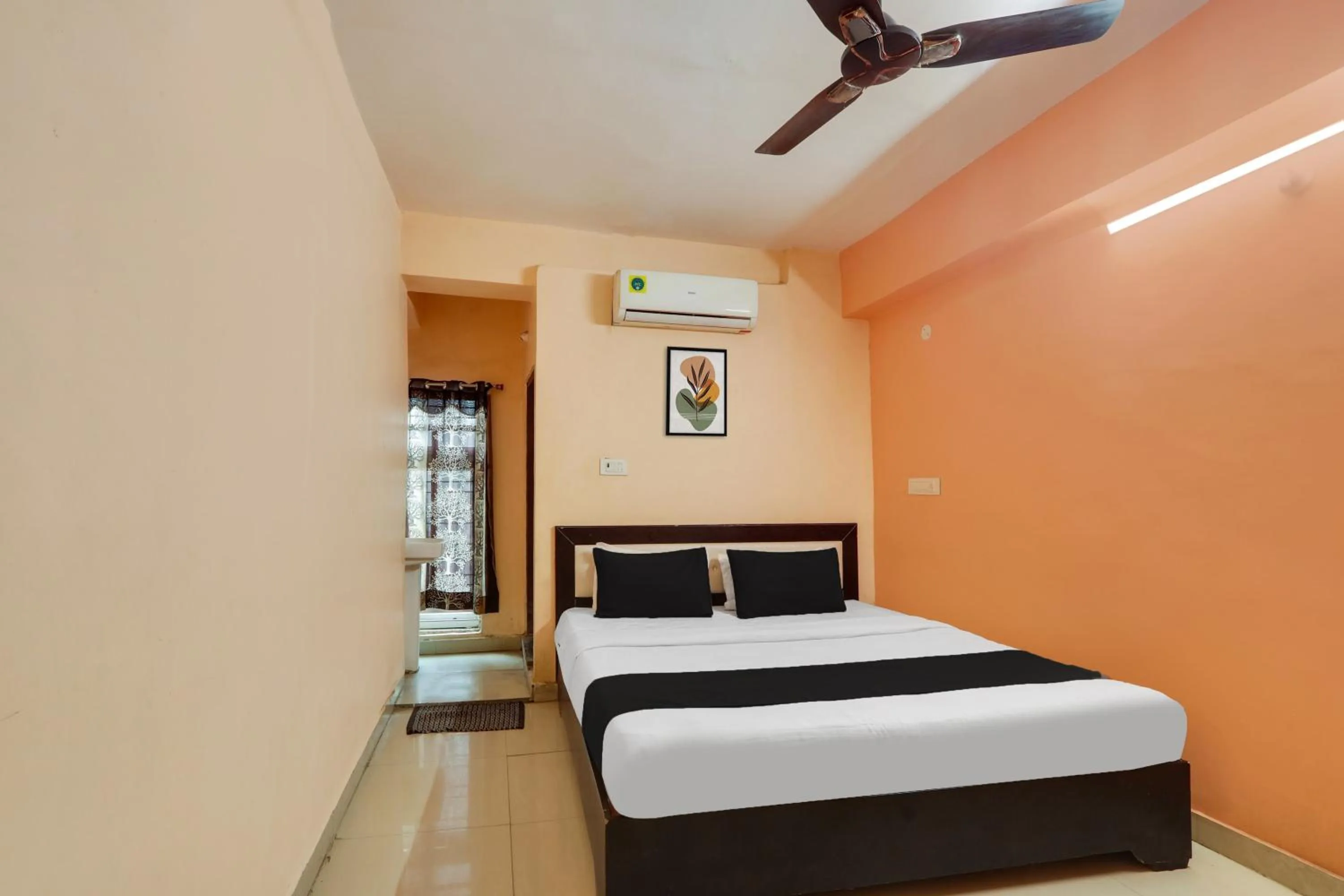 Bedroom, Bed in Hotel O Grand Hotel And Lodge