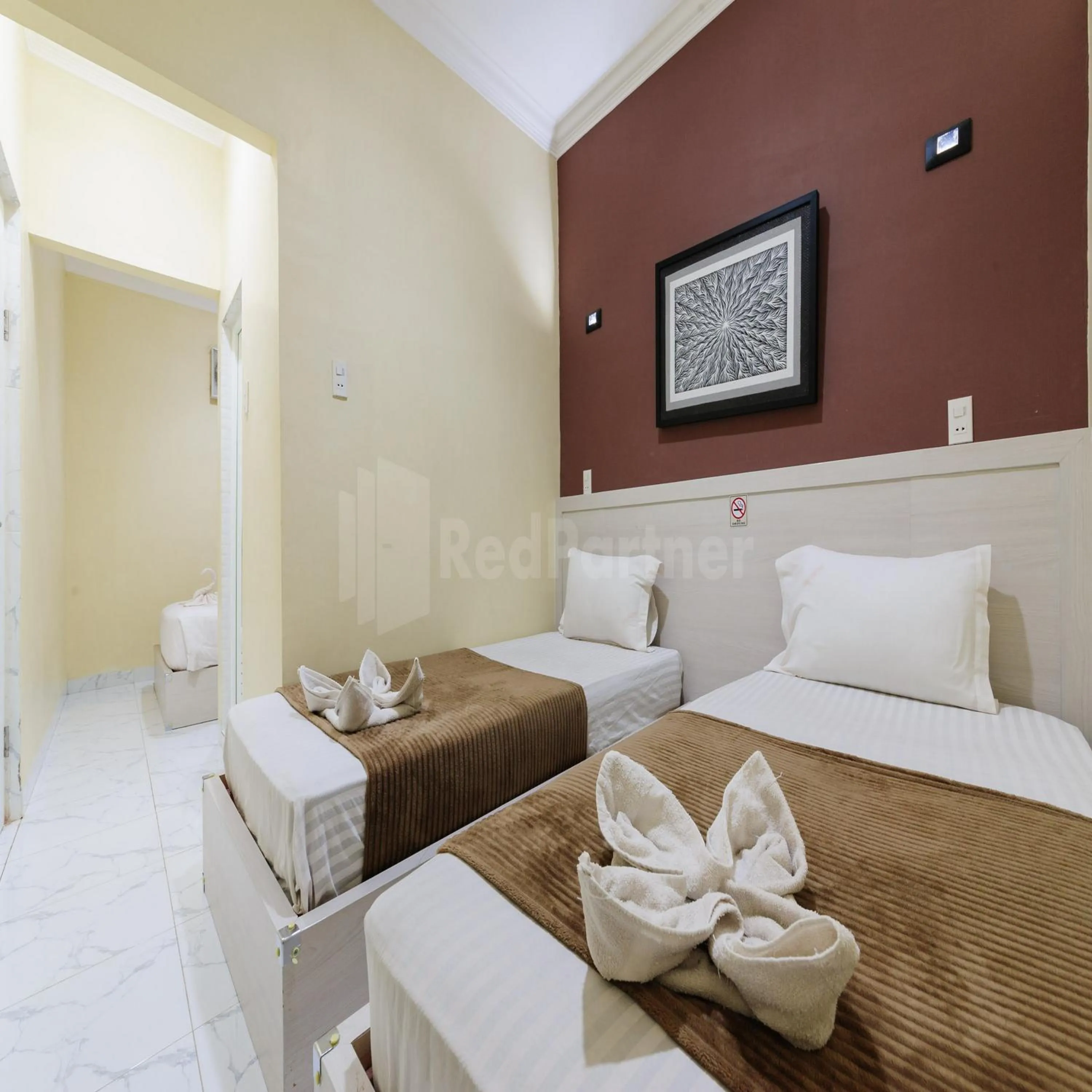 Bedroom, Bed in Hotel 78 Parapat Mitra RedDoorz