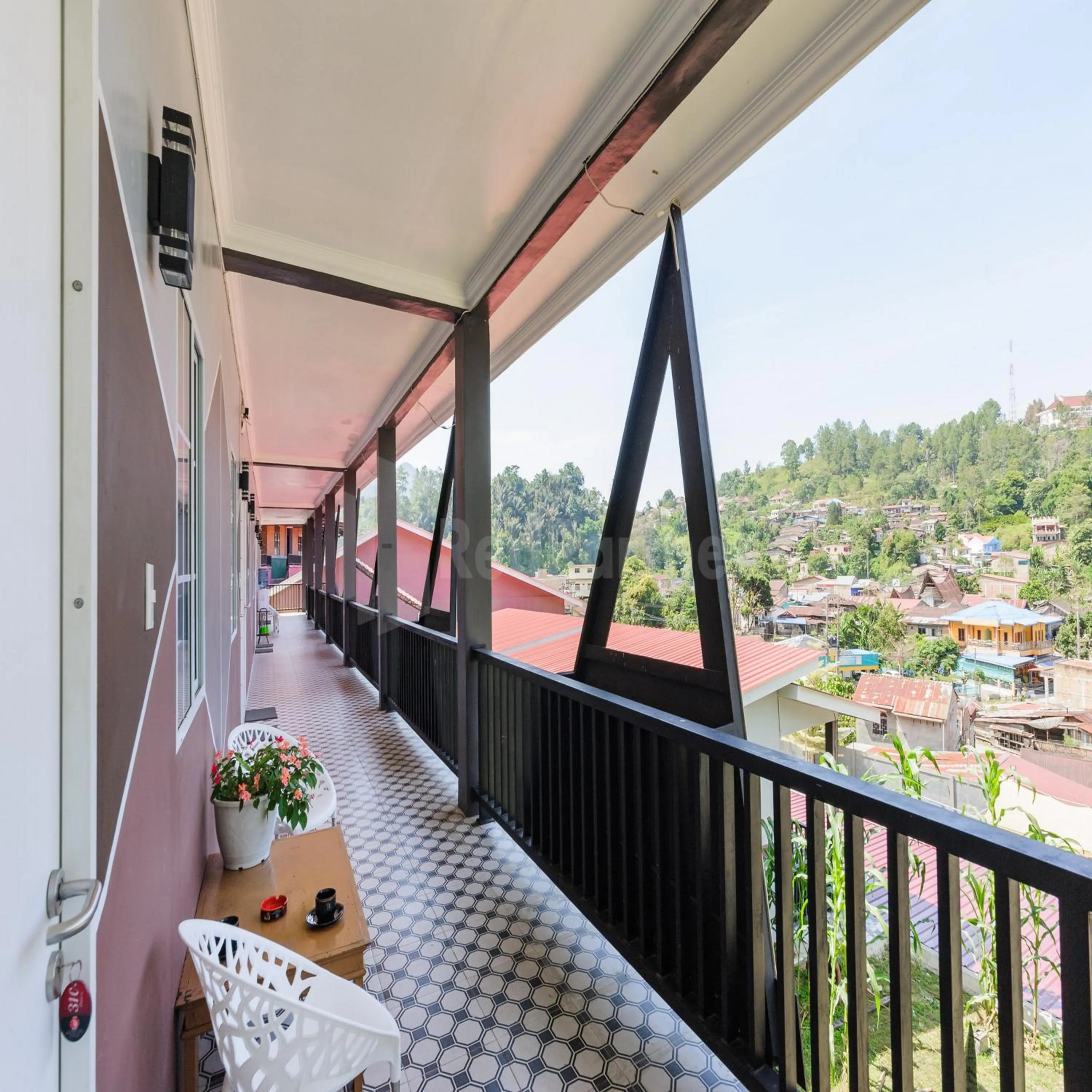 Property building in Hotel 78 Parapat Mitra RedDoorz