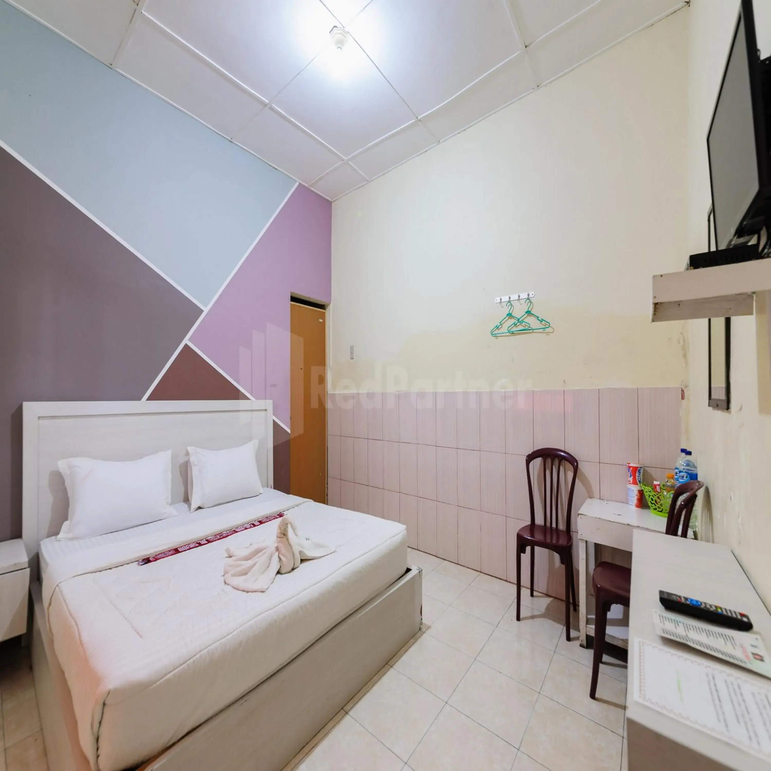 Standard Double Room in Hotel 78 Parapat Mitra RedDoorz Standard Double Room in Hotel 78 Parapat Mitra RedDoorz