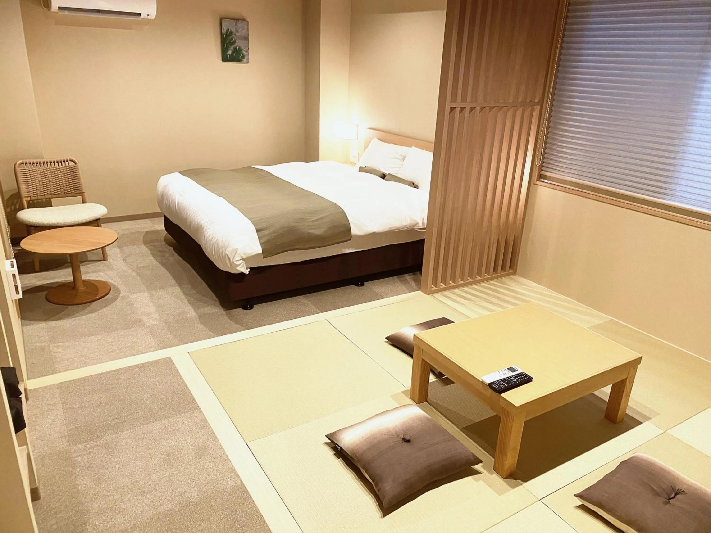 Photo of the whole room, Bed in Rinn Kitagomon
