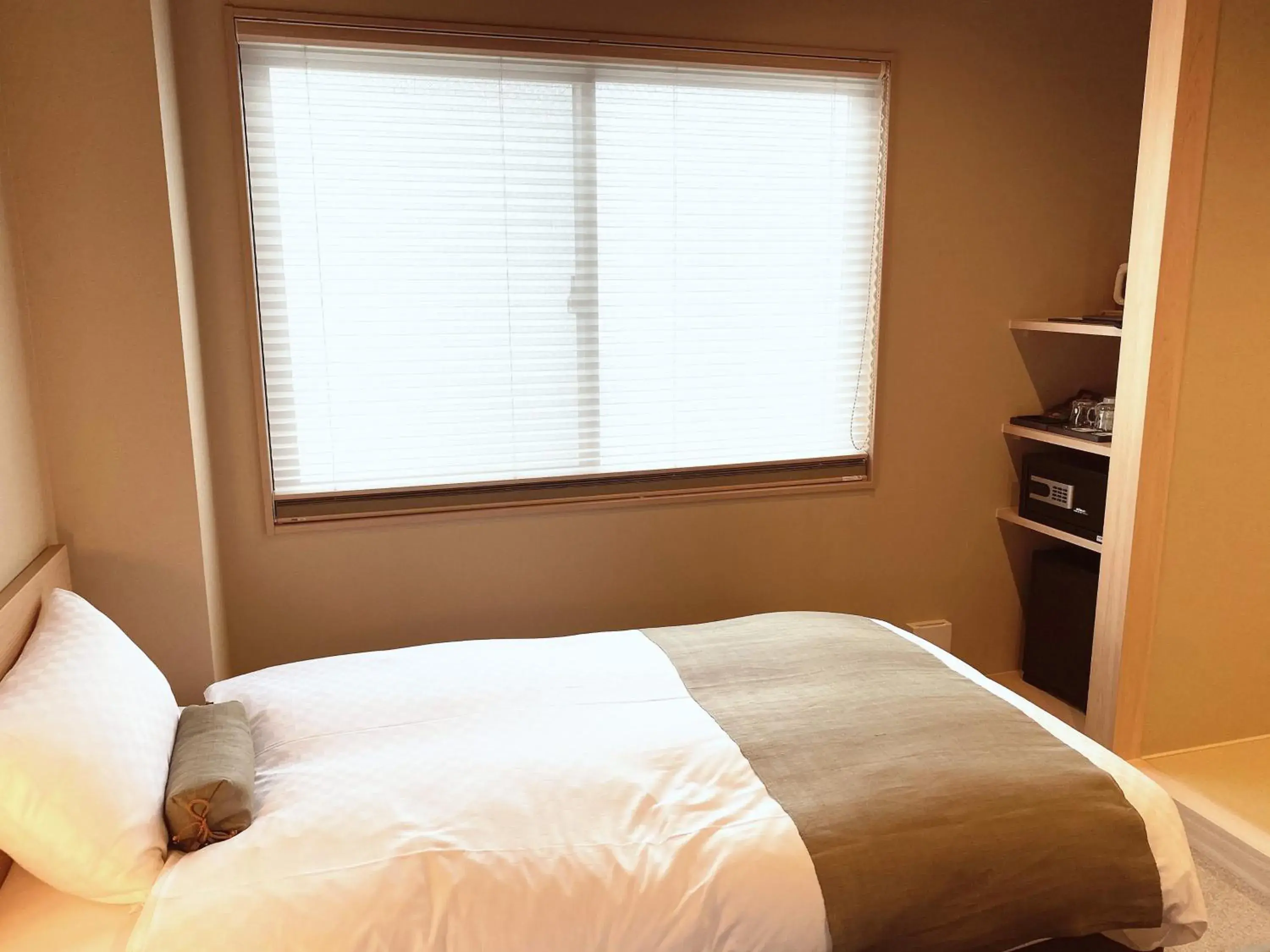 Bedroom, Bed in Rinn Kitagomon Bedroom, Bed in Rinn Kitagomon