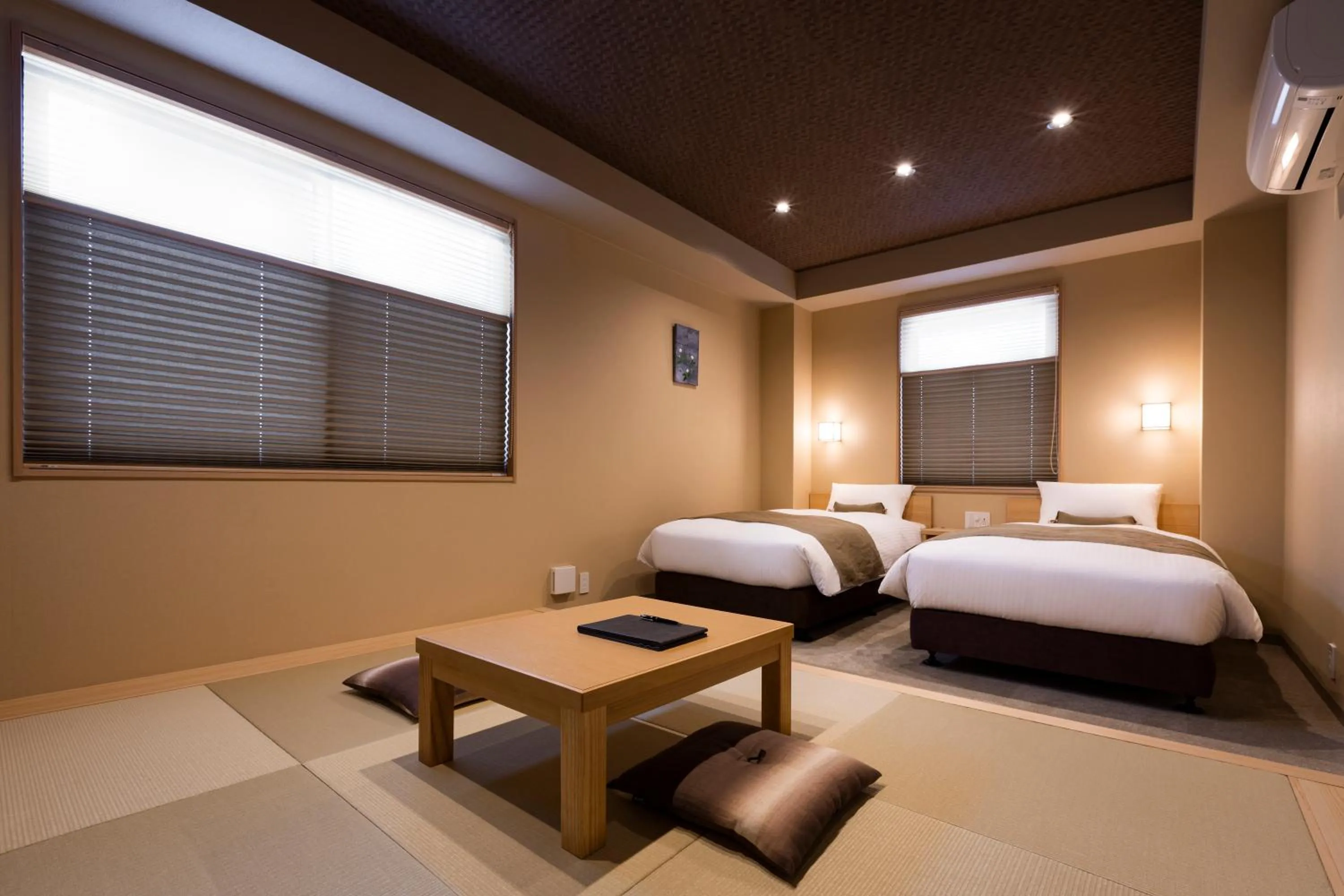 Photo of the whole room, Bed in Rinn Kitagomon