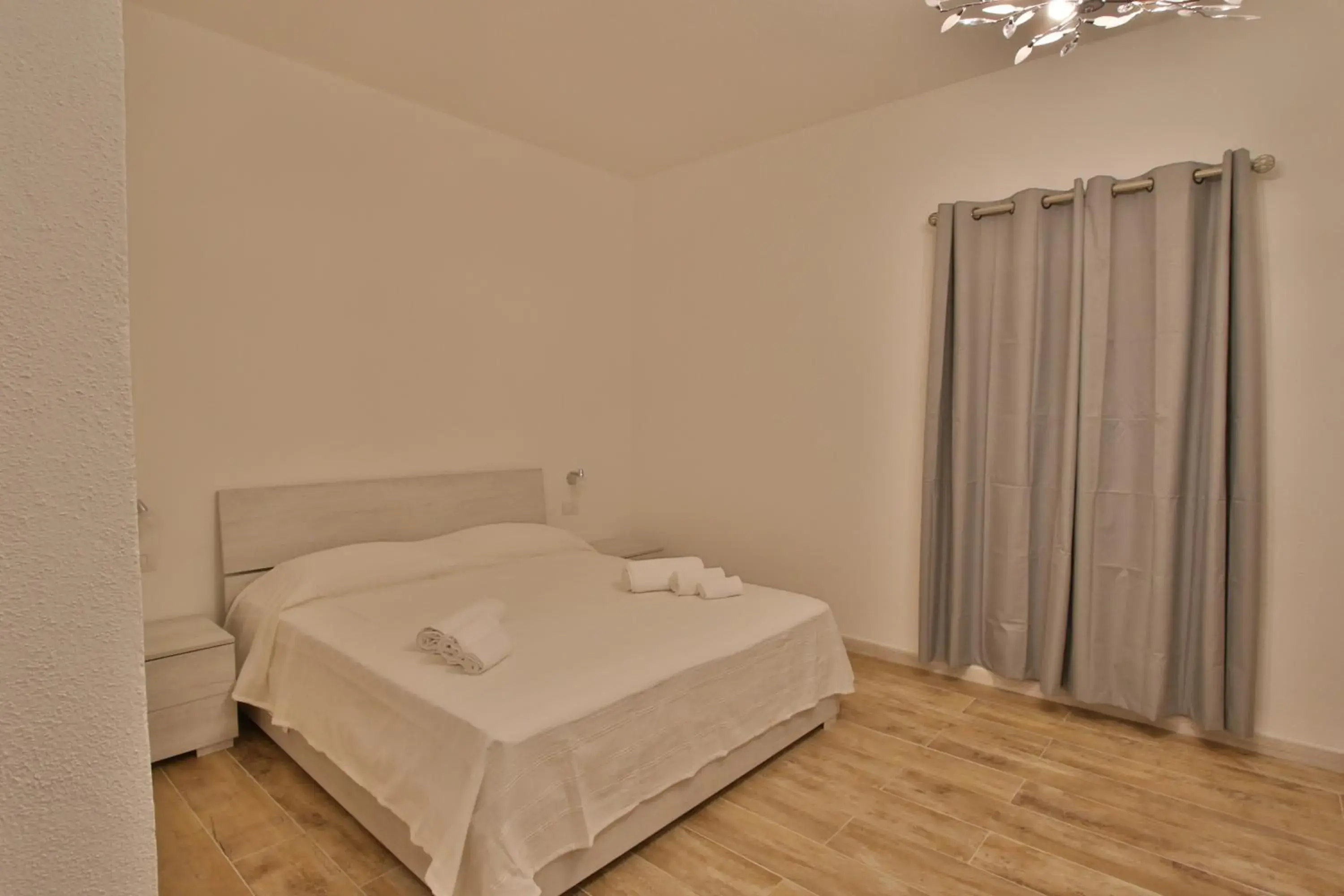 Deluxe Room in Les Chambres Au Centre Deluxe Room in Les Chambres Au Centre