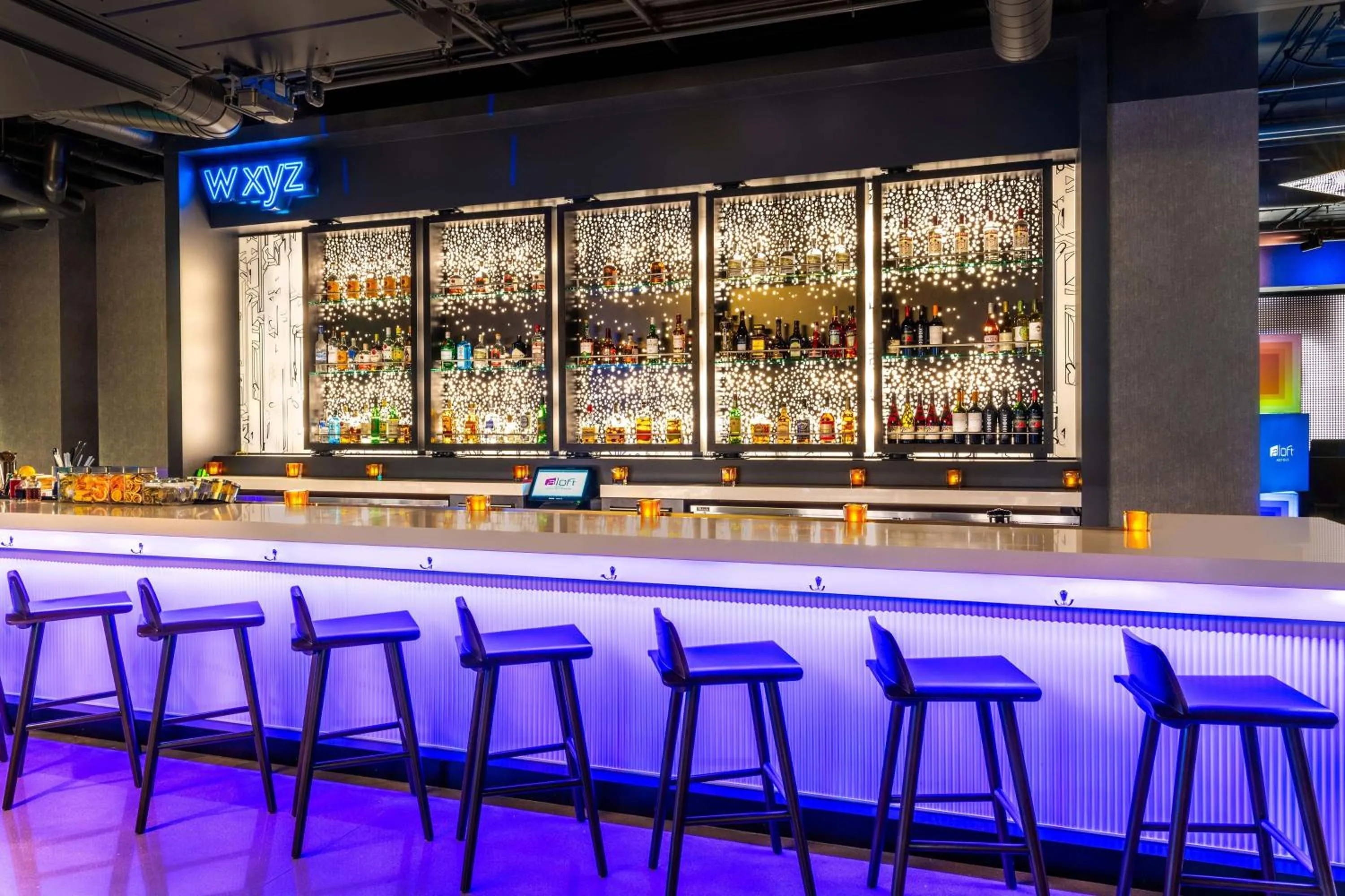 Lounge or bar in Aloft Denver North Westminster