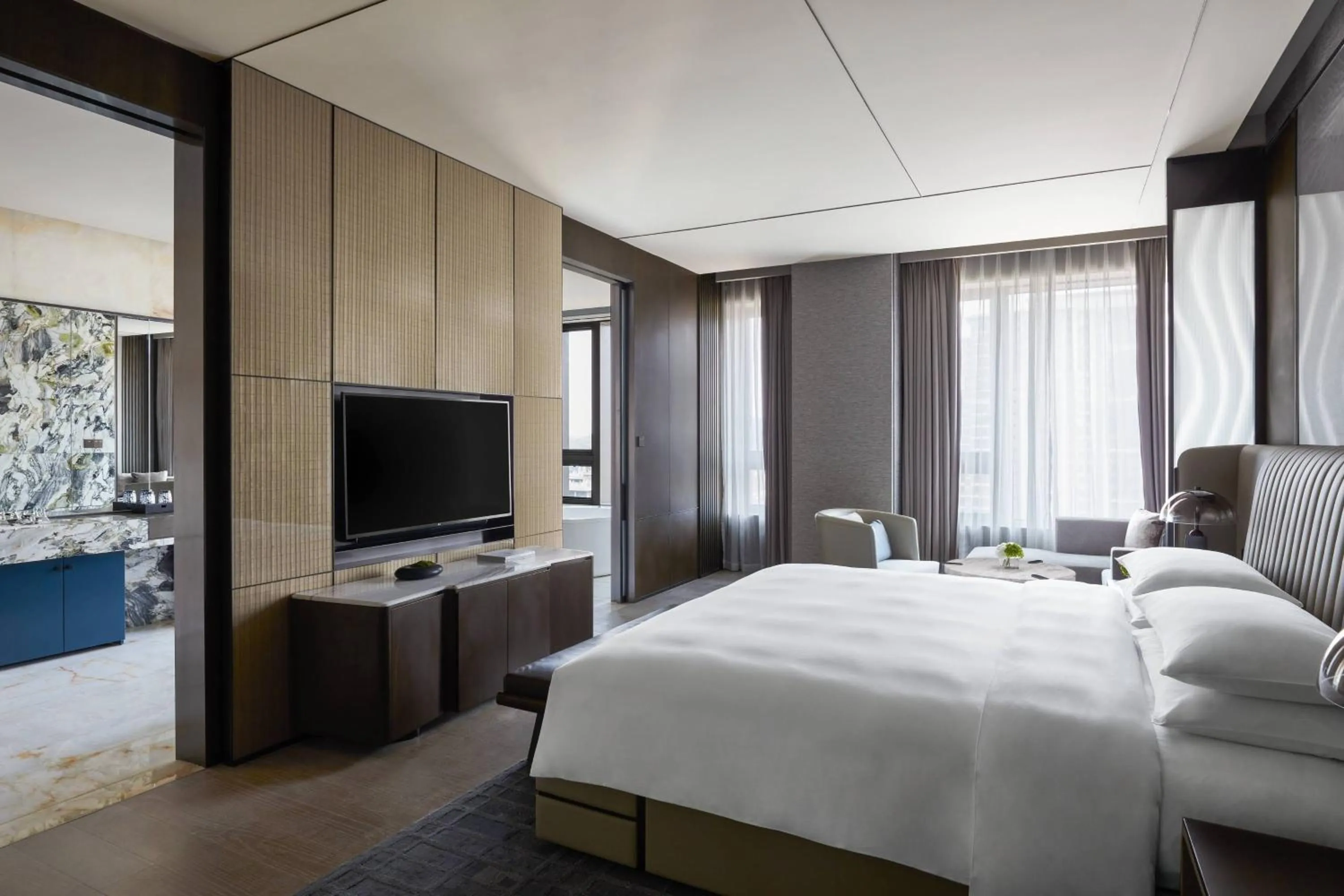 Bedroom, Bed in Wuhan Marriott Hotel Optics Valley