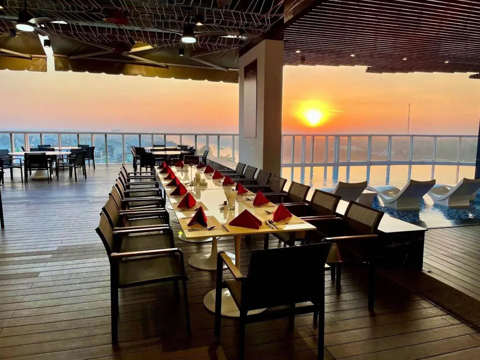 Restaurant/places to eat in Diamond Stars Ben Tre Hotel Restaurant/places to eat in Diamond Stars Ben Tre Hotel