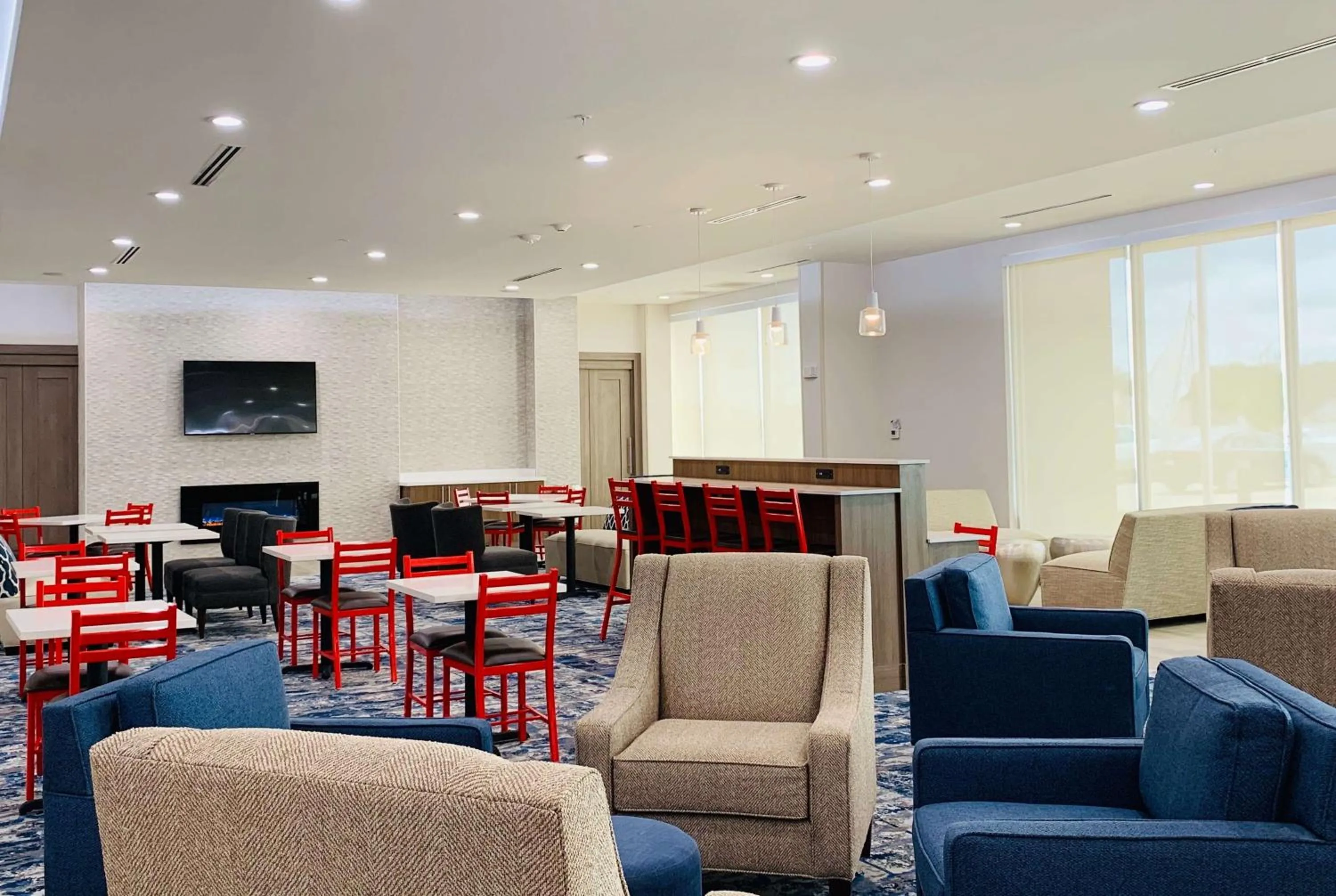 Restaurant/places to eat in La Quinta Inn & Suites by Wyndham - Red Oak TX IH-35E