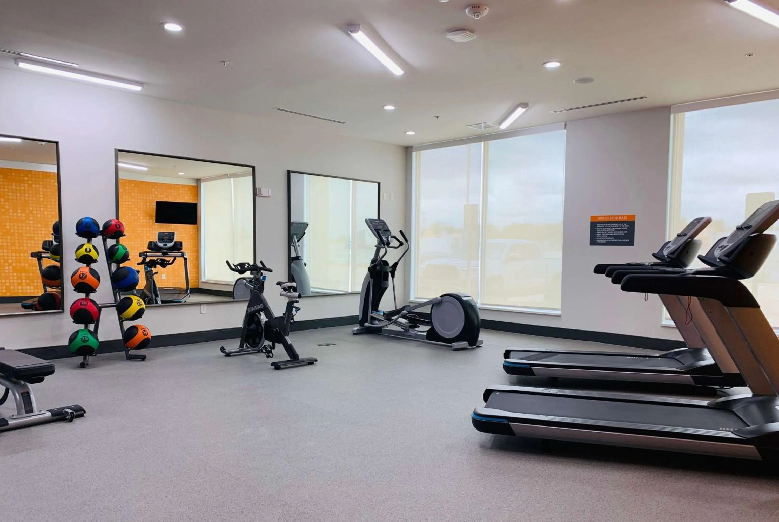 Fitness centre/facilities in La Quinta Inn & Suites by Wyndham - Red Oak TX IH-35E