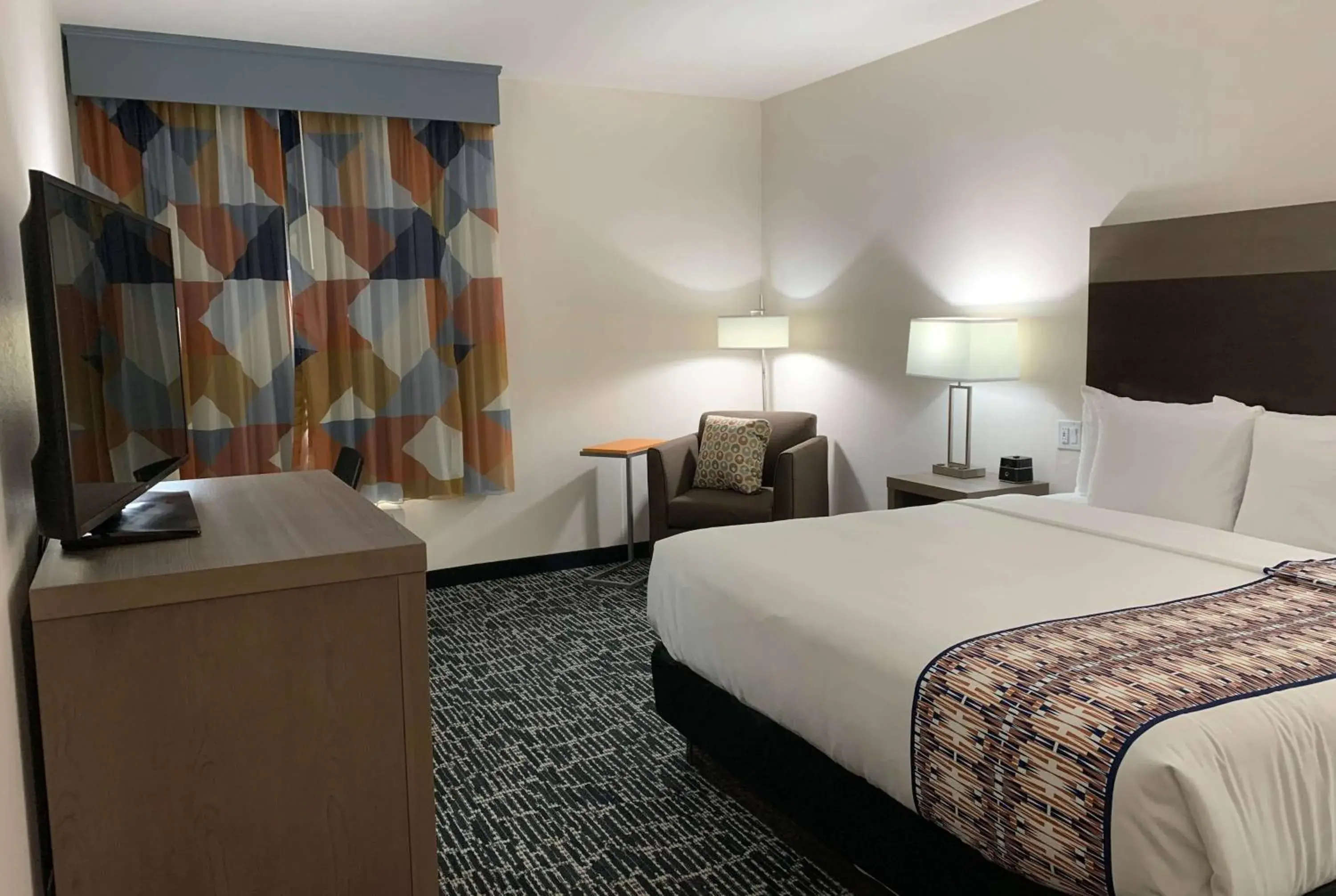 Photo of the whole room, Bed in La Quinta Inn & Suites by Wyndham - Red Oak TX IH-35E Photo of the whole room, Bed in La Quinta Inn & Suites by Wyndham - Red Oak TX IH-35E