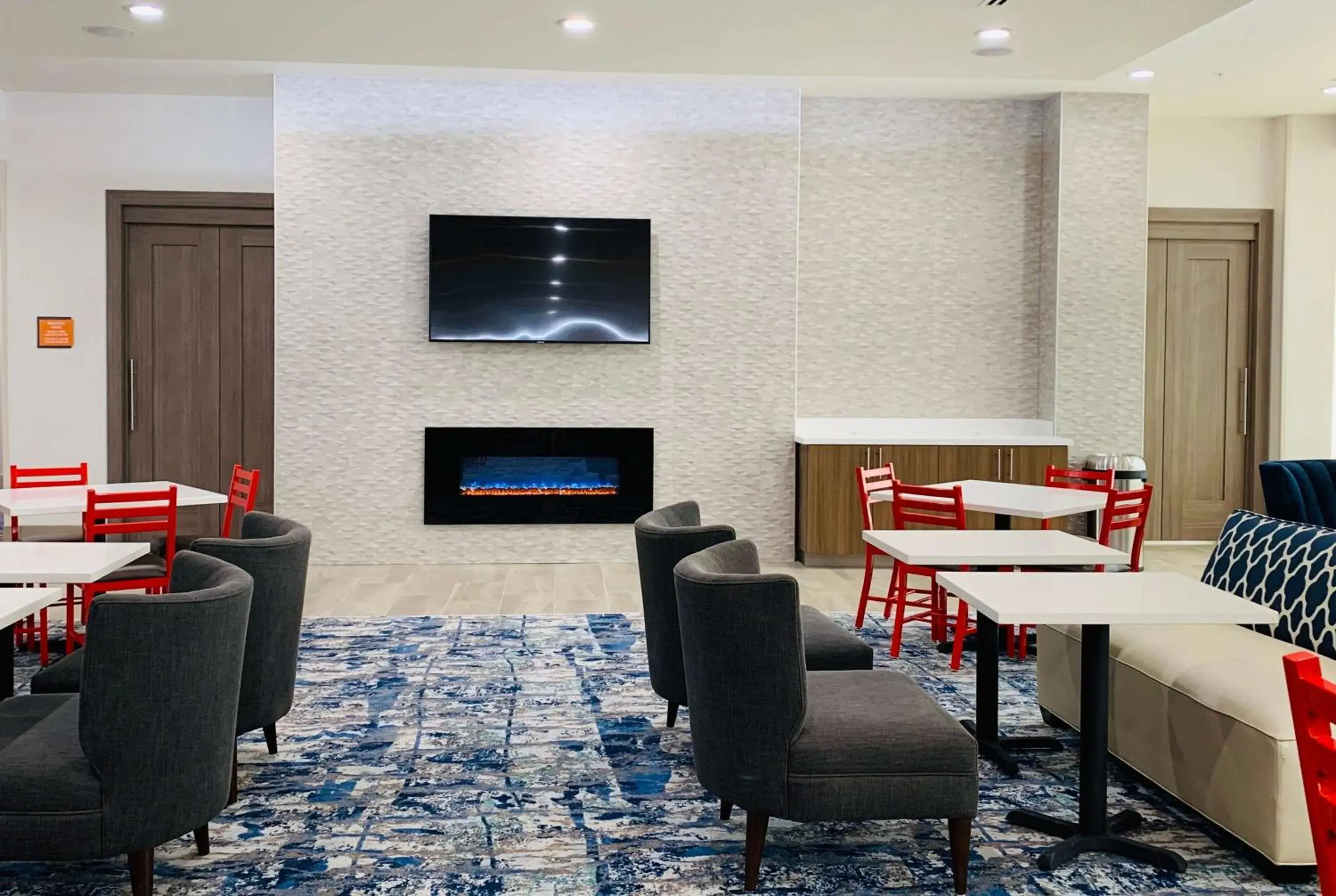 Restaurant/places to eat in La Quinta Inn & Suites by Wyndham - Red Oak TX IH-35E Restaurant/places to eat in La Quinta Inn & Suites by Wyndham - Red Oak TX IH-35E