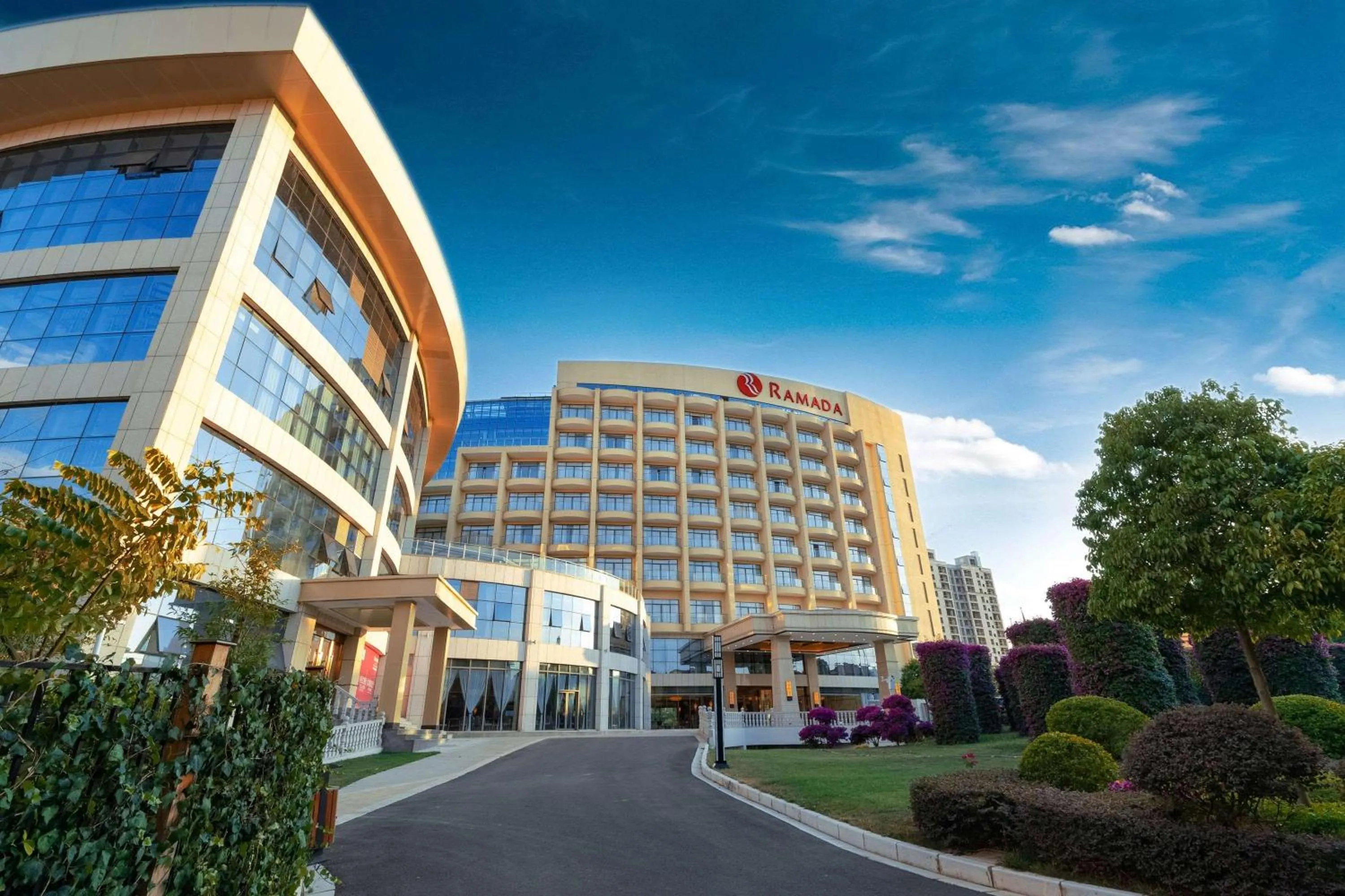 Property Building in Ramada by Wyndham Kunming YiLiang