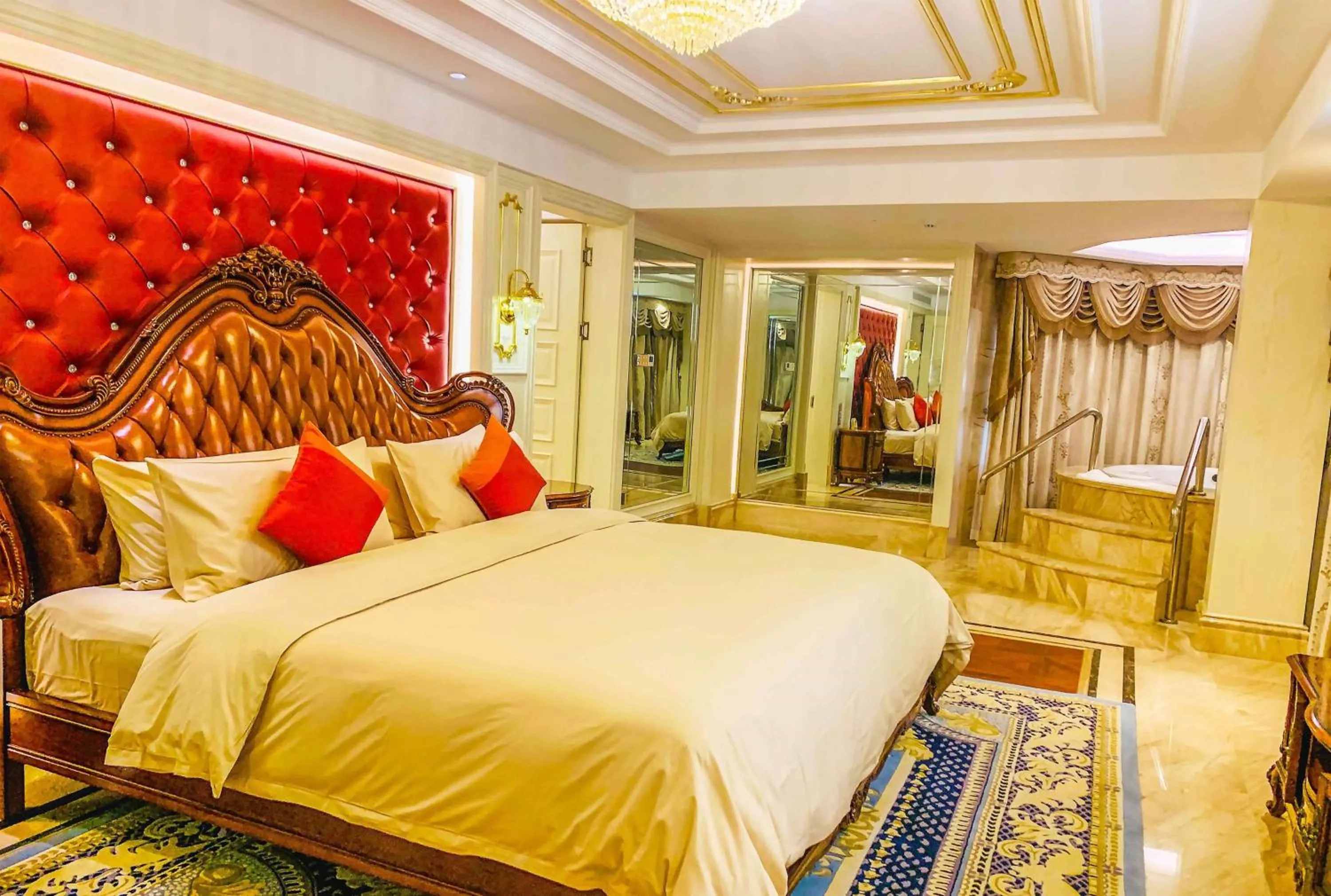 Photo of the whole room, Bed in Wyndham Grand Kunming East