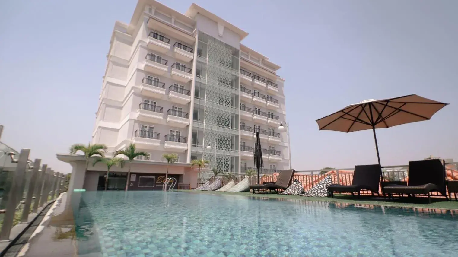 Swimming pool in FIM by Zigna Swimming pool in FIM by Zigna