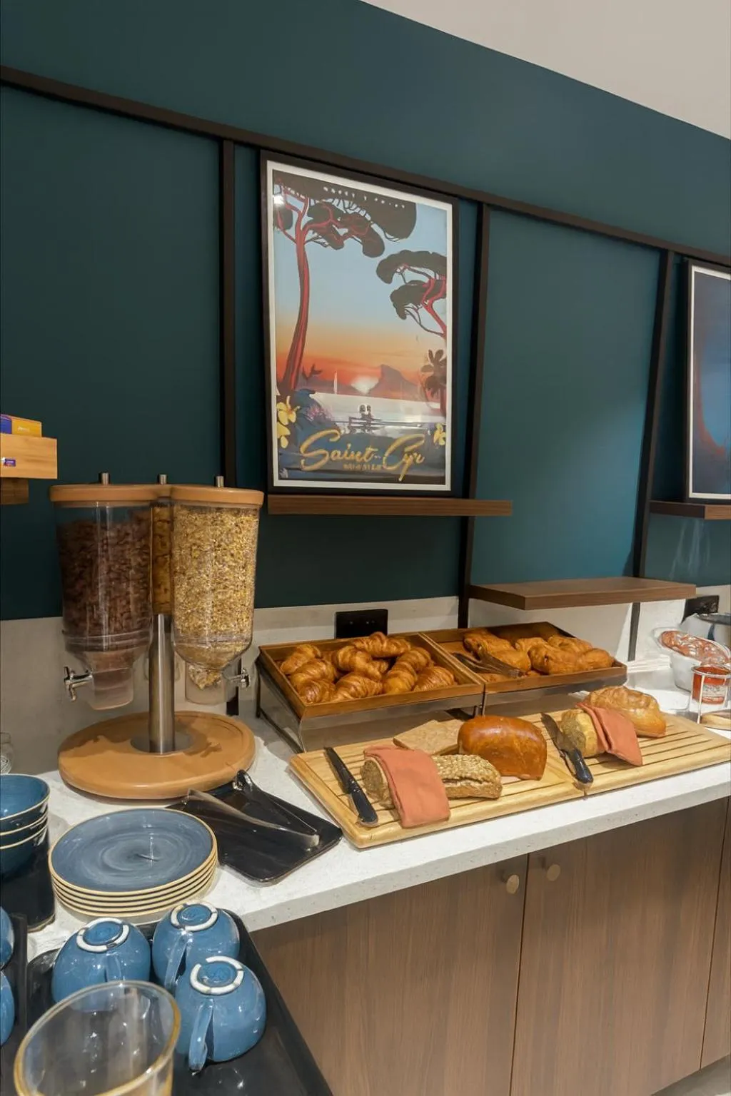 Breakfast in Logis Hôtel de Port d'Alon - St Cyr sur Mer