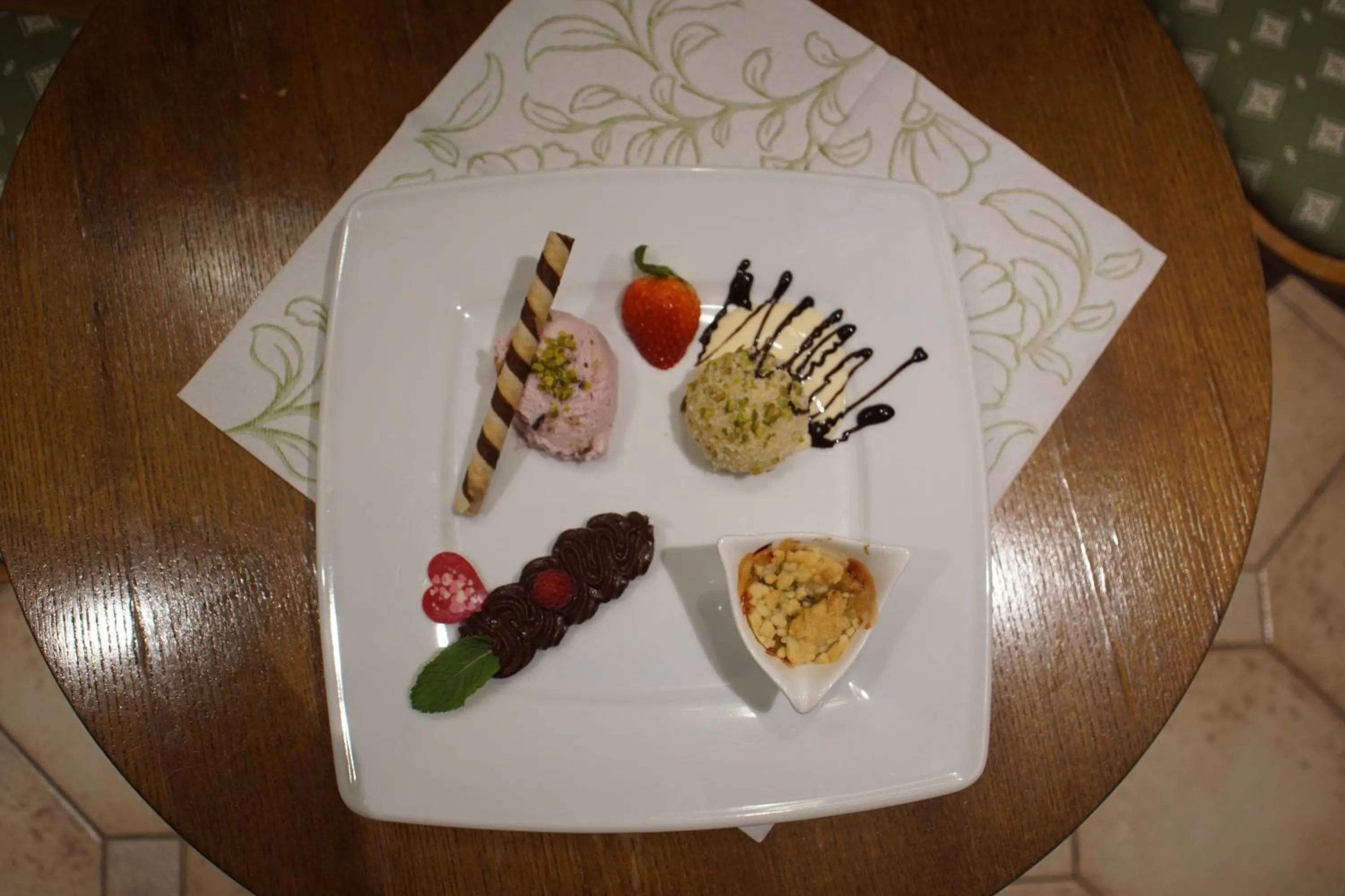 Restaurant/places to eat in Hotel & Gasthaus Zum Eichenkranz