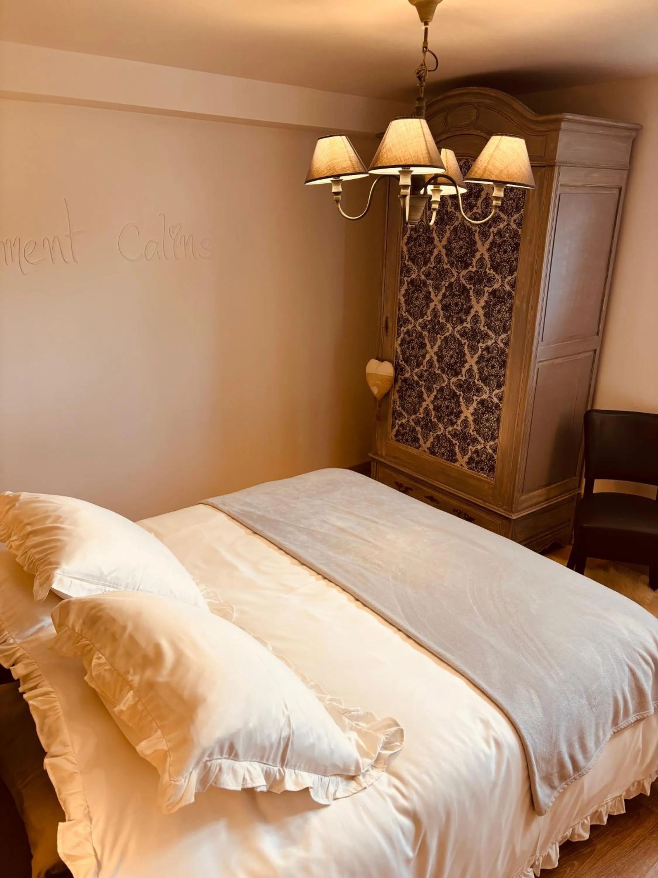 Bedroom, Bed in Au refuge du spéléo