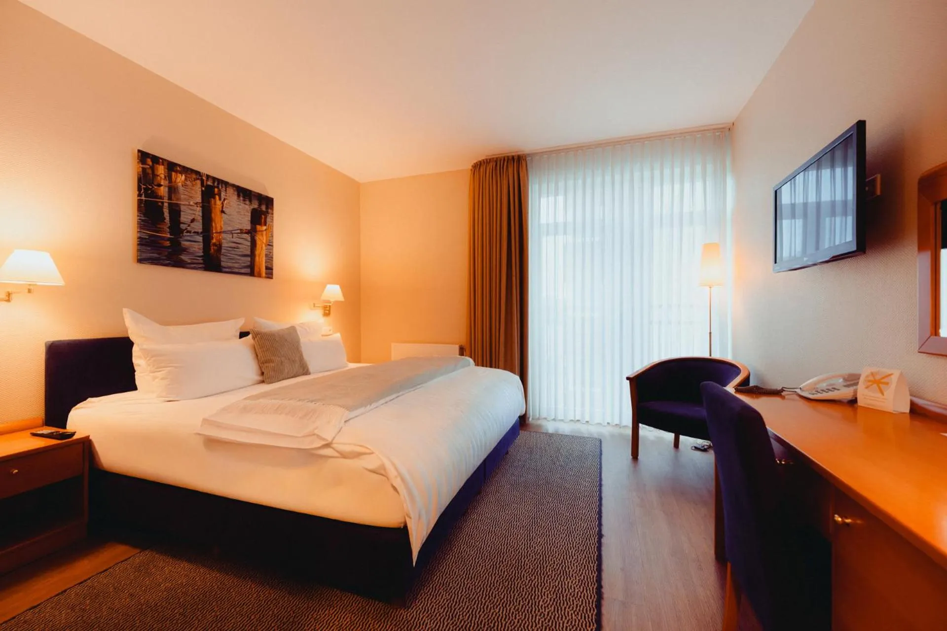 Photo of the whole room, Bed in ConventGarten Hotel & Restaurant - am Nord-Ostsee-Kanal