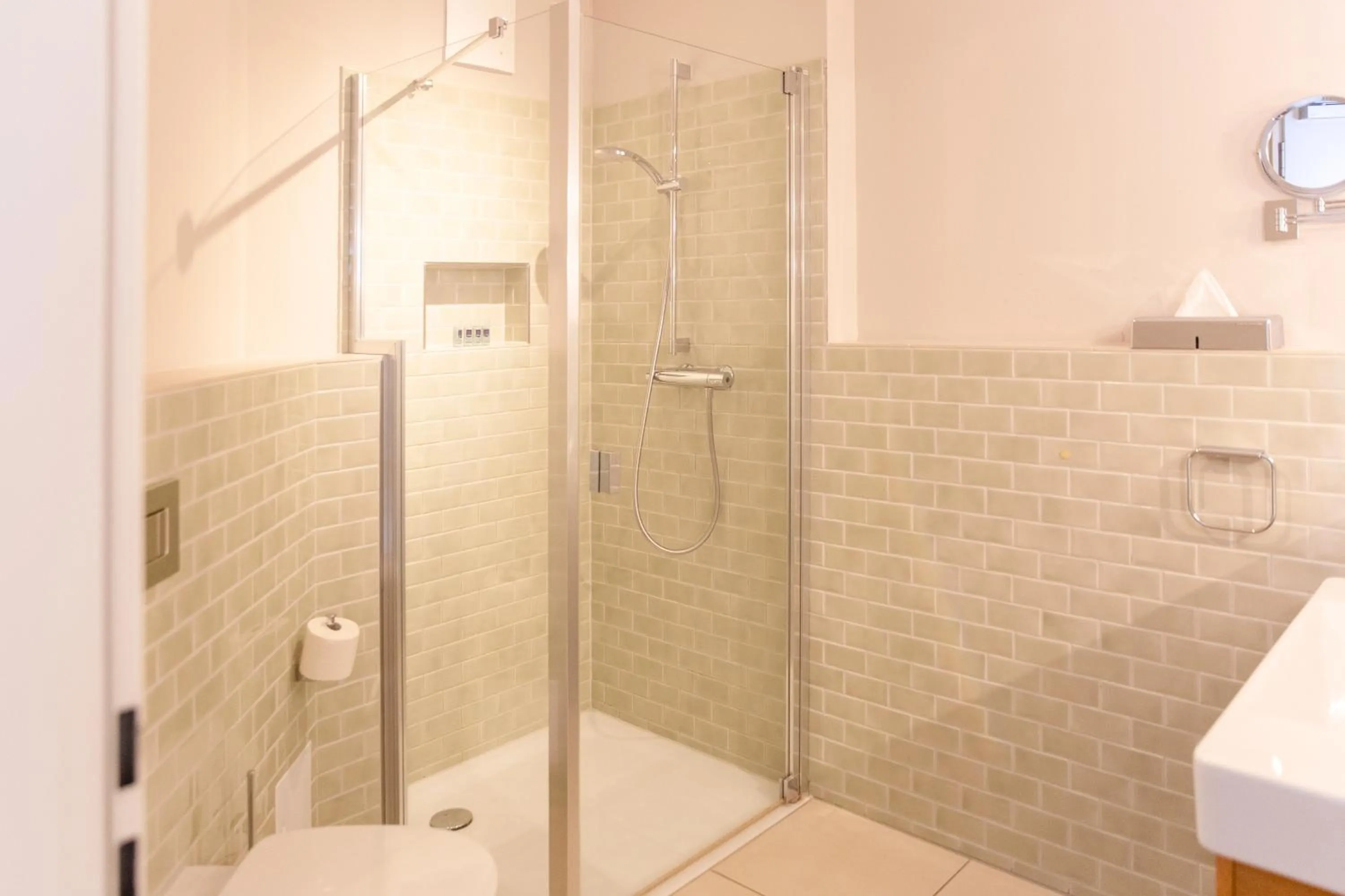 Shower in ConventGarten Hotel & Restaurant - am Nord-Ostsee-Kanal