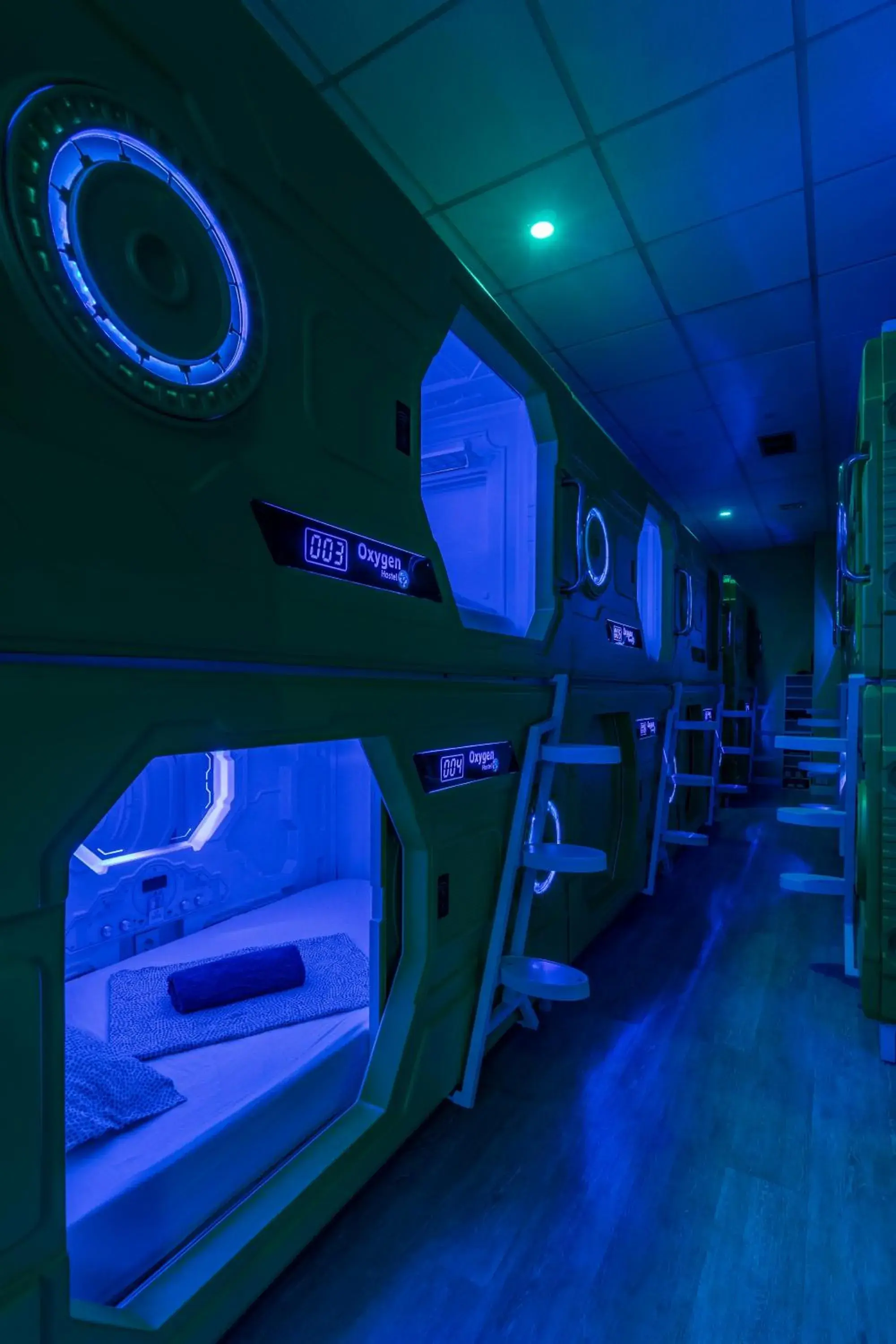 Capsule Single Bed in Mixed Dormitory Room in OXYGEN HOSTEL Capsula Capsule Single Bed in Mixed Dormitory Room in OXYGEN HOSTEL Capsula