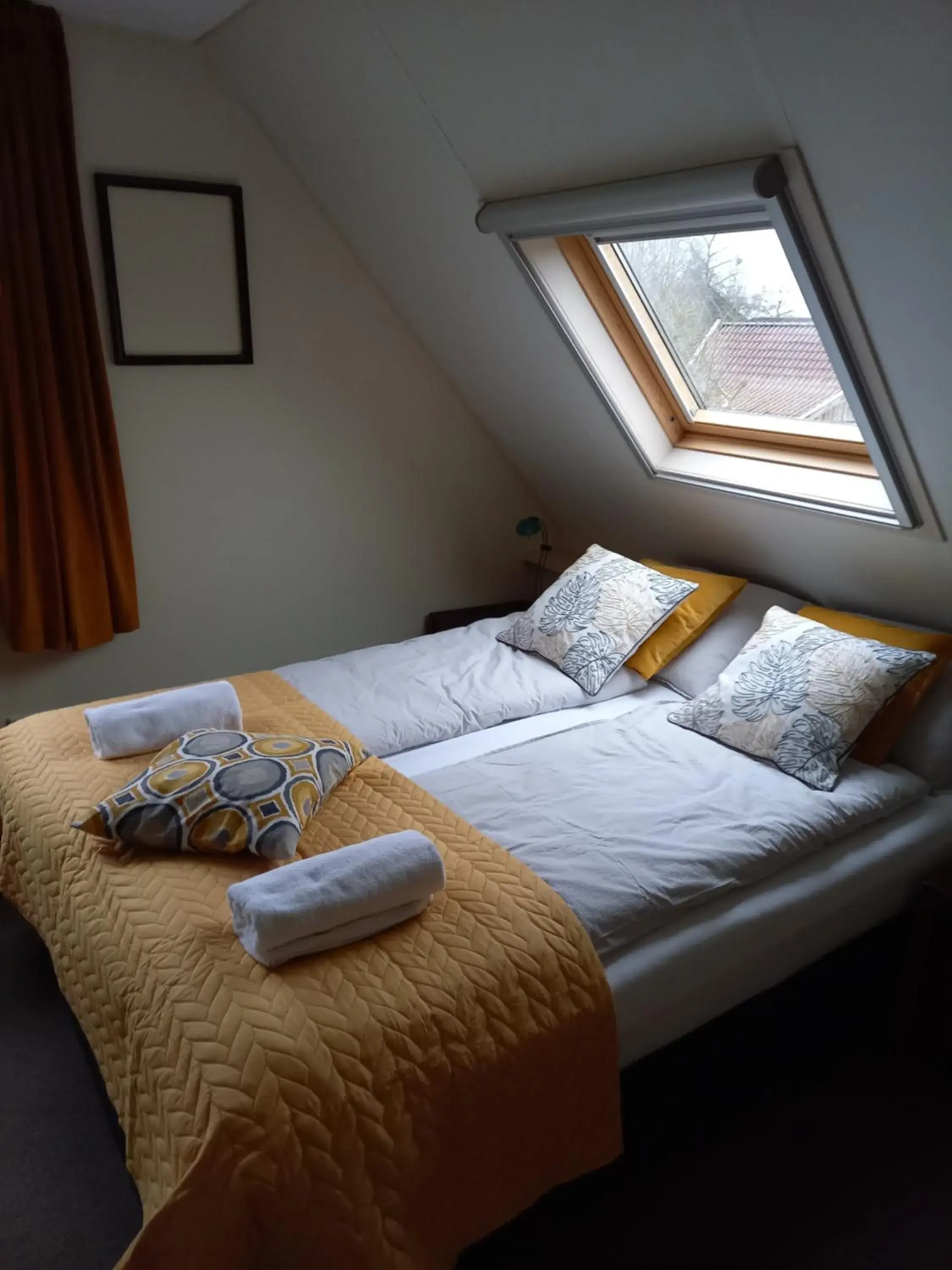 Deluxe Double Room with Extra Bed - single occupancy in B&B overnachting de Margriet Deluxe Double Room with Extra Bed - single occupancy in B&B overnachting de Margriet