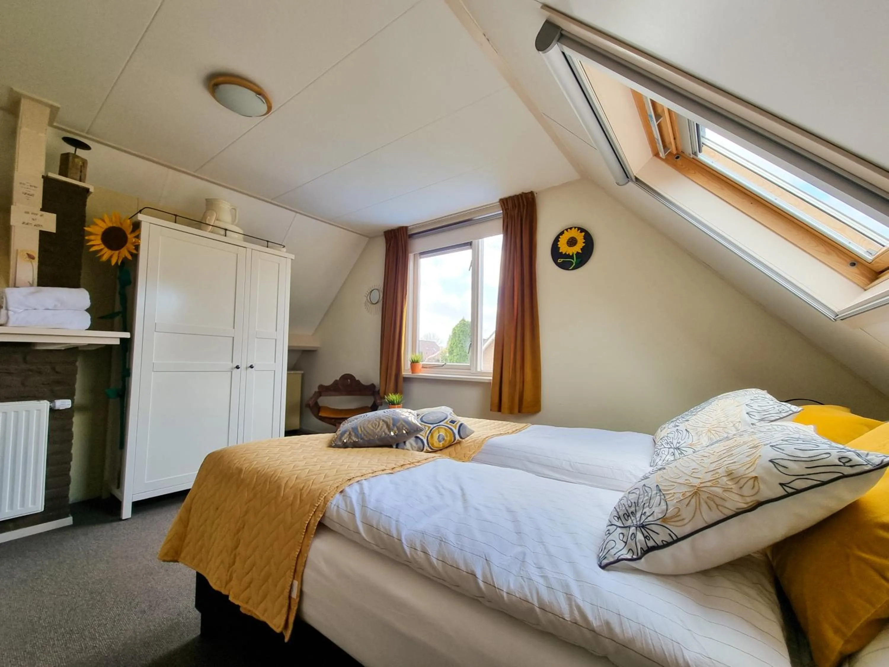 Bedroom, Bed in B&B overnachting de Margriet