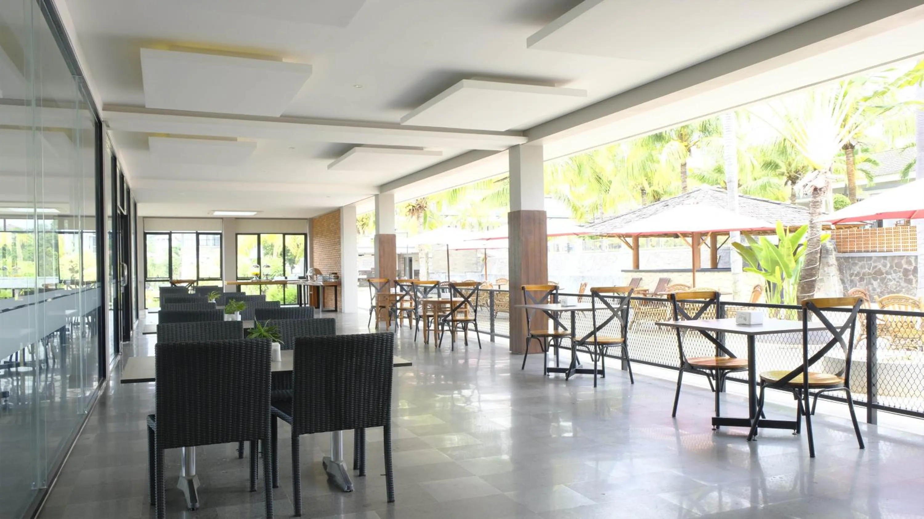 Buffet breakfast in Kuraya Hotel Residence