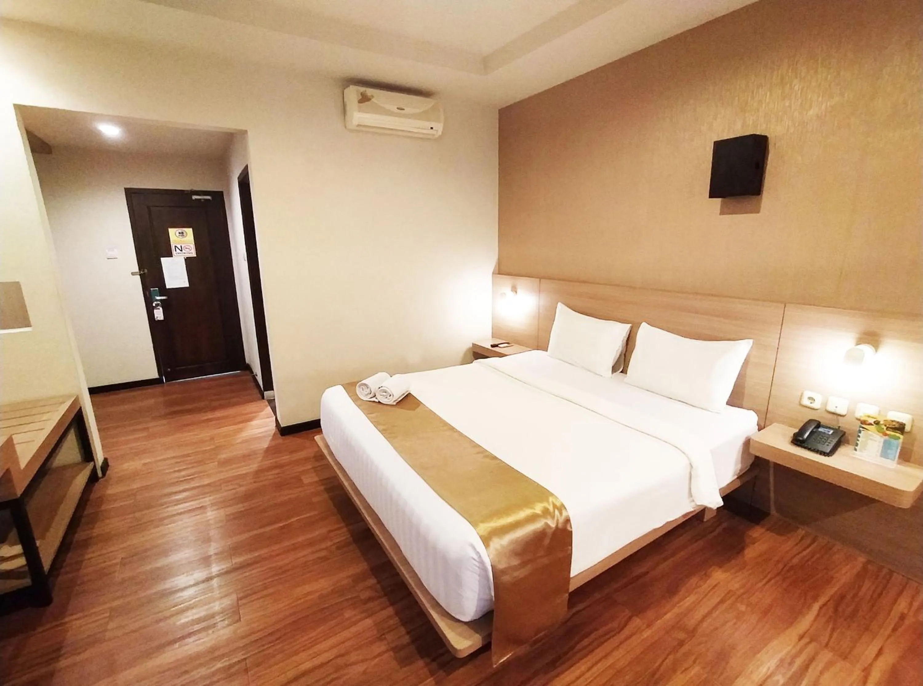 Toilet, Bed in Kuraya Hotel Residence