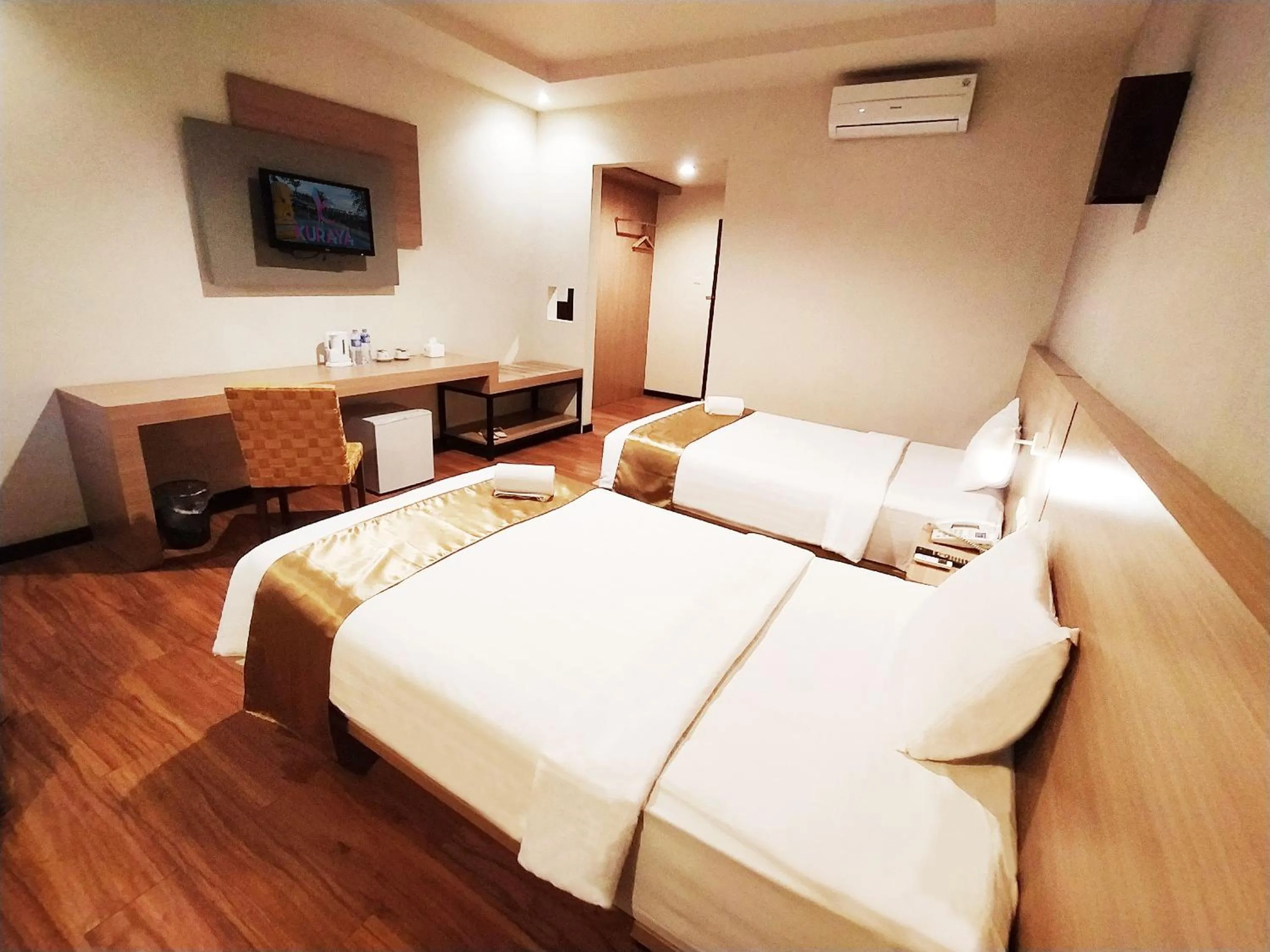 Toilet, Bed in Kuraya Hotel Residence