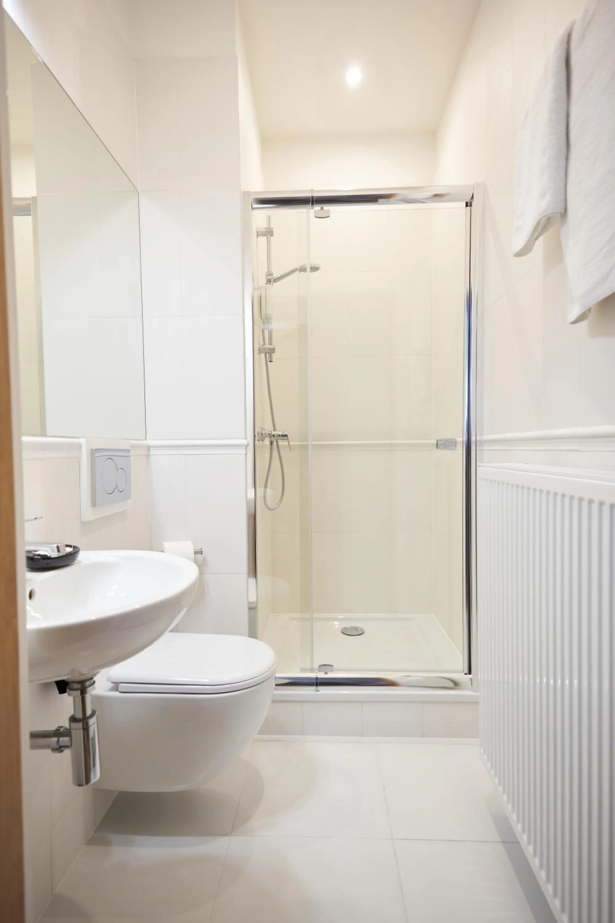Shower in Apartamenty Klasztorna 25