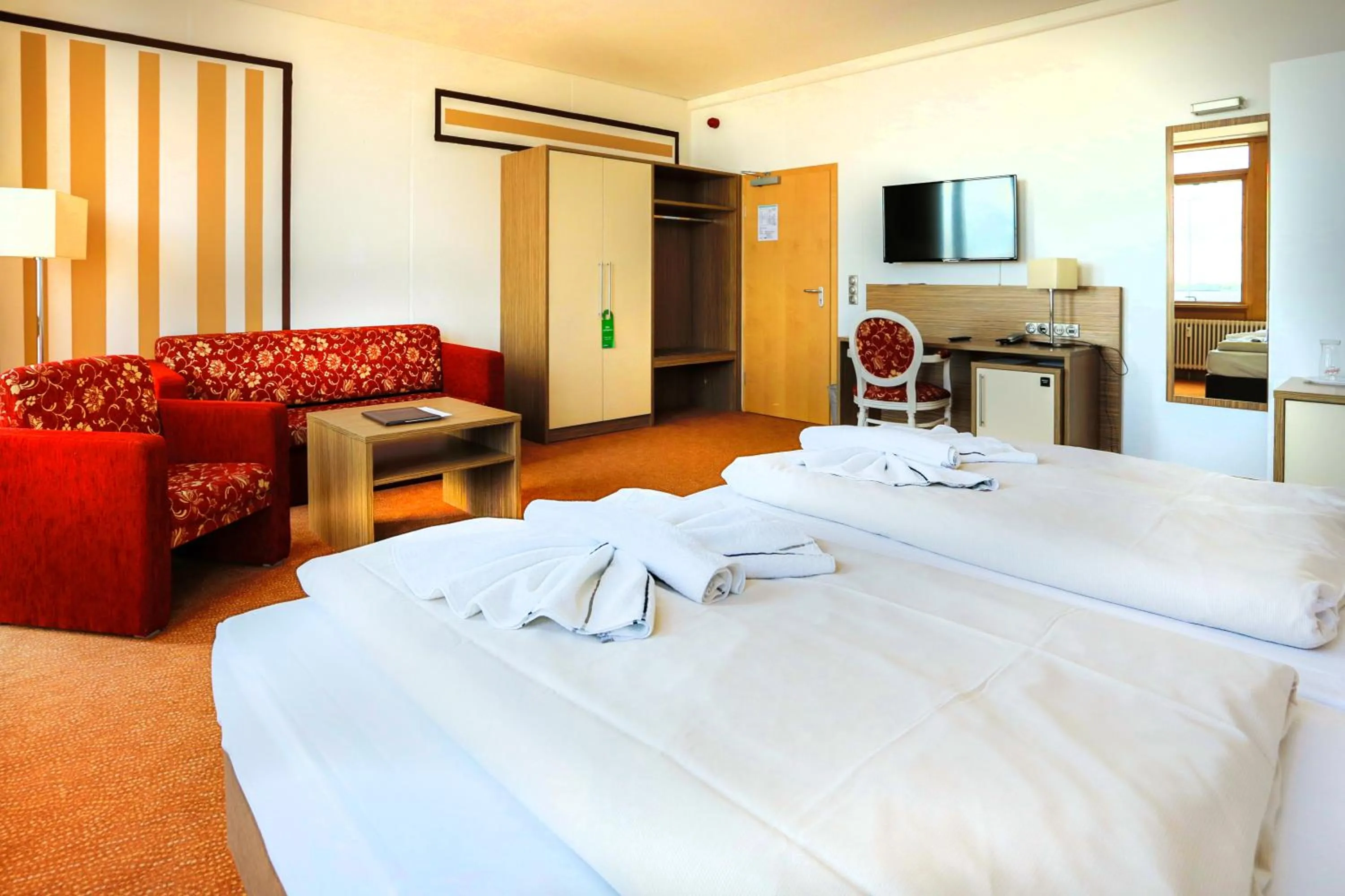 Photo of the whole room, Bed in Hiddenseer Hotel