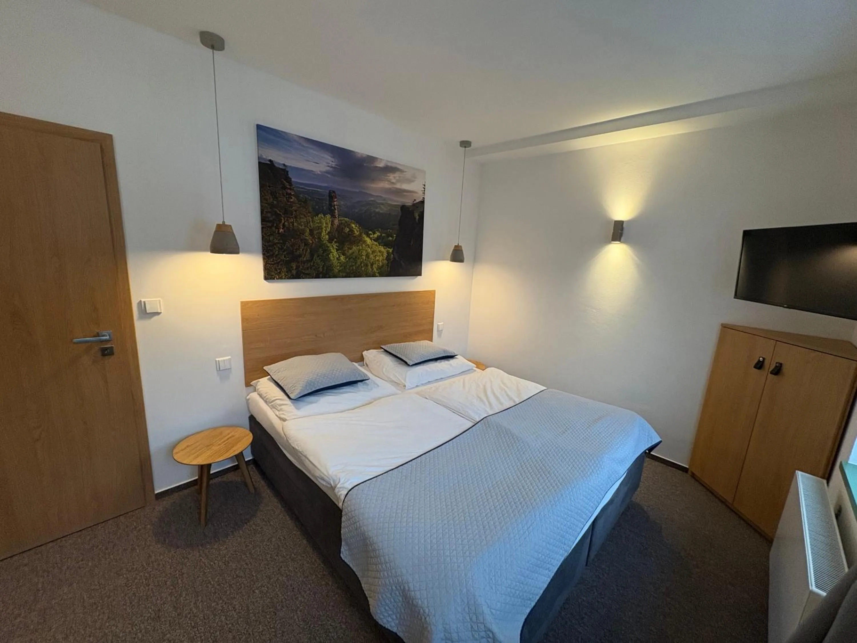 Bed in Pension Jitřenka Hřensko - Breakfast Included & Free Parking