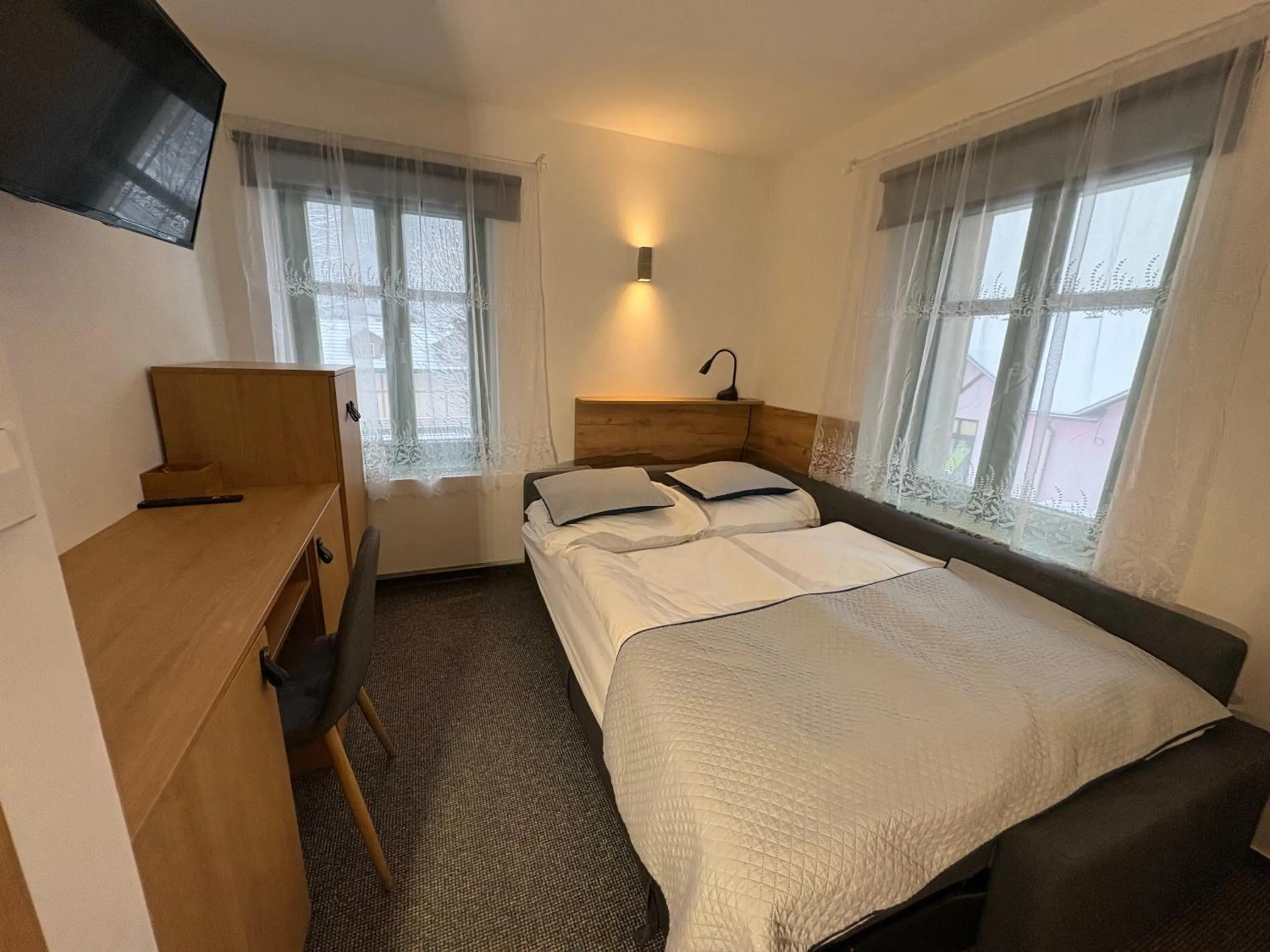 Bed in Pension Jitřenka Hřensko - Breakfast Included & Free Parking