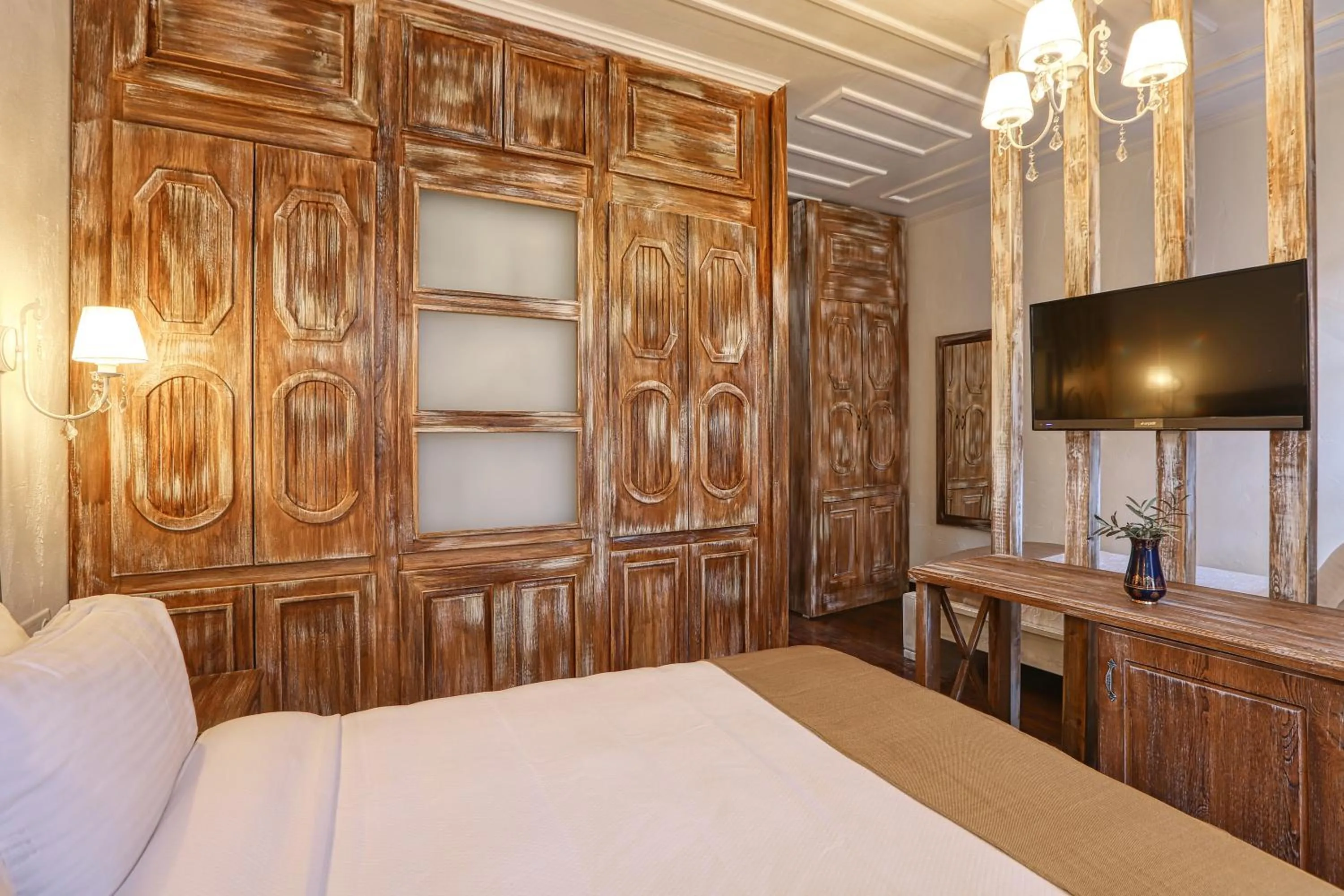 Bed in Trilye Bay C Konak