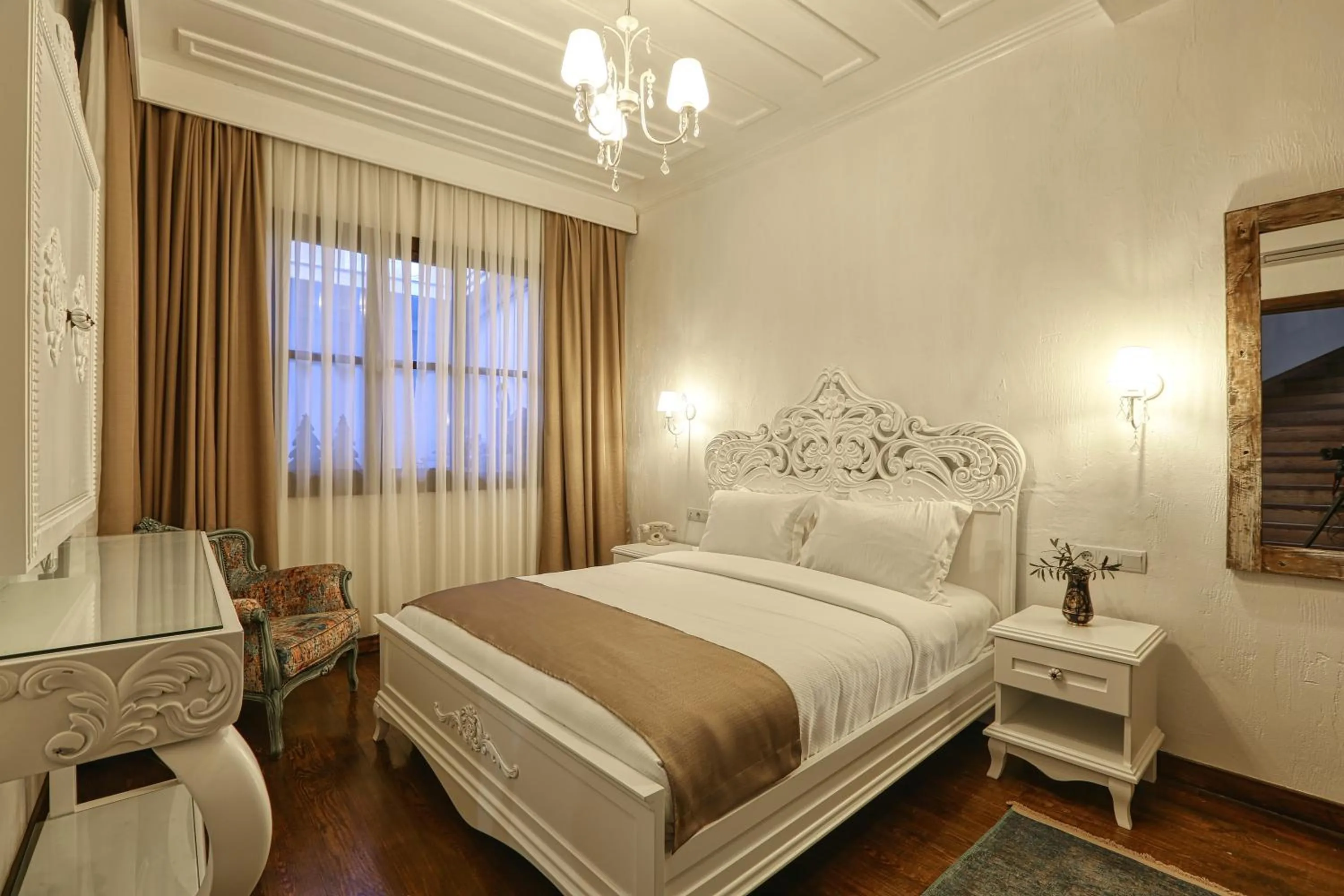 Bed in Trilye Bay C Konak