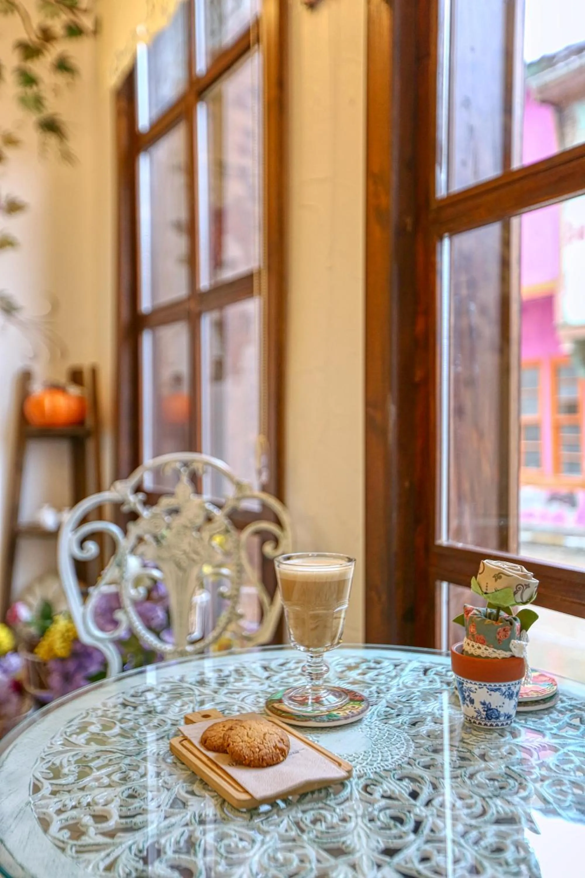 Food and drinks in Trilye Bay C Konak