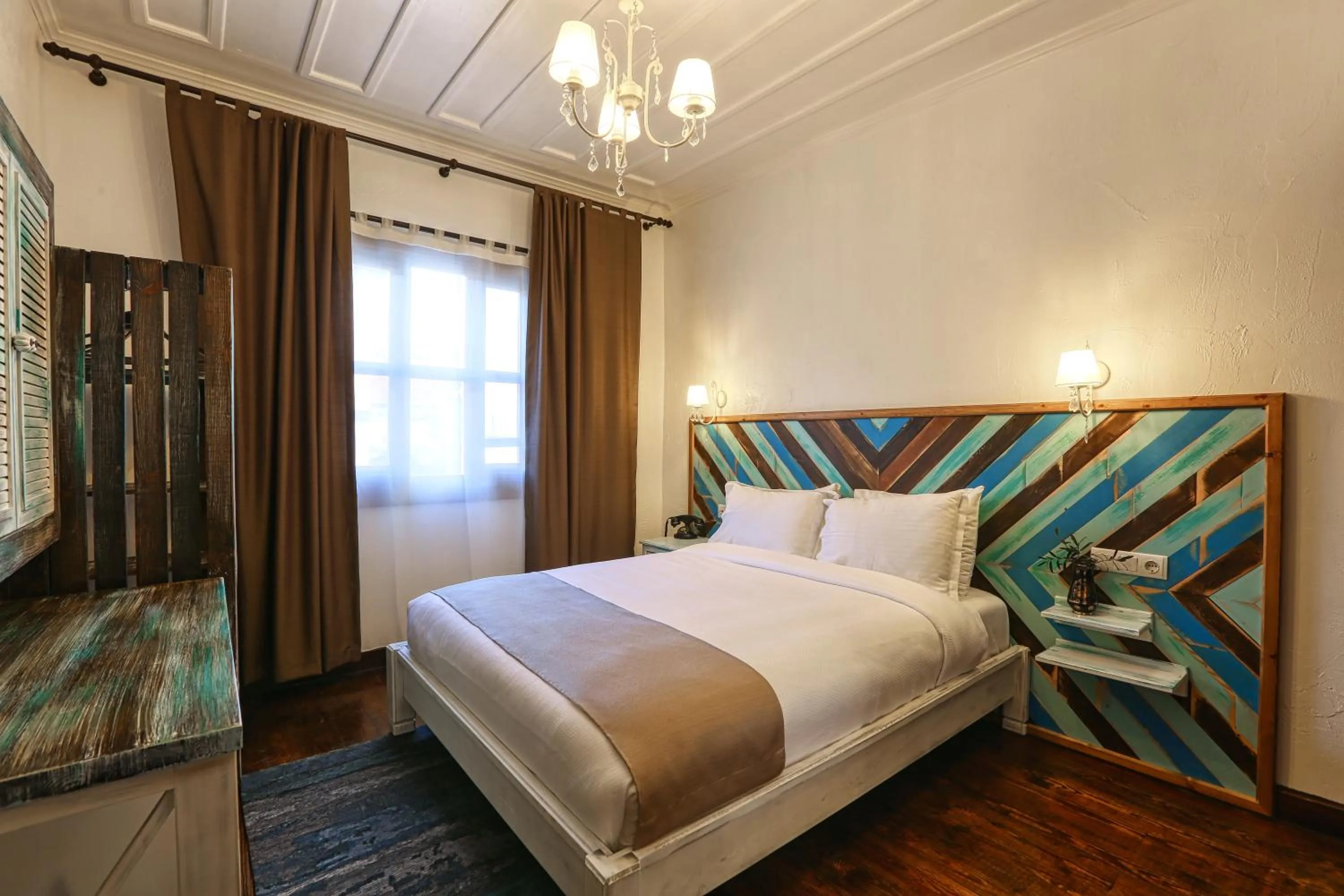 Bed in Trilye Bay C Konak
