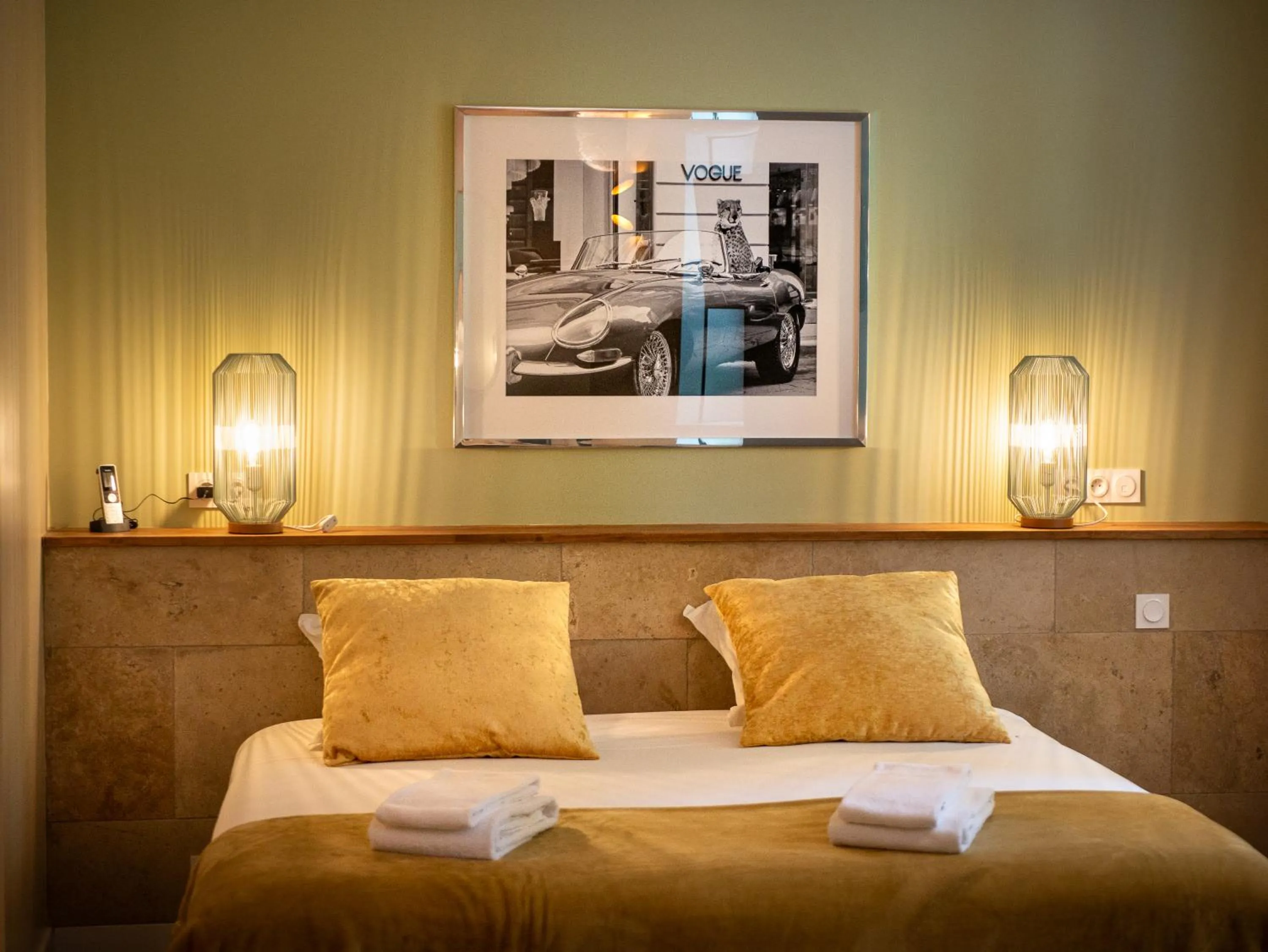 Bed in Hôtel & SPA Ventoux Provence "Domaine des Tilleuls"