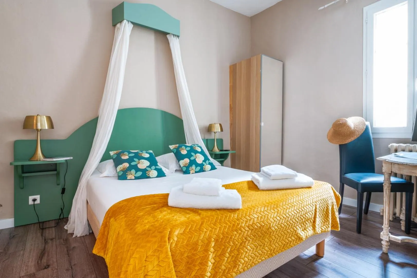 Bedroom, Bed in Hôtel & SPA Ventoux Provence "Domaine des Tilleuls"