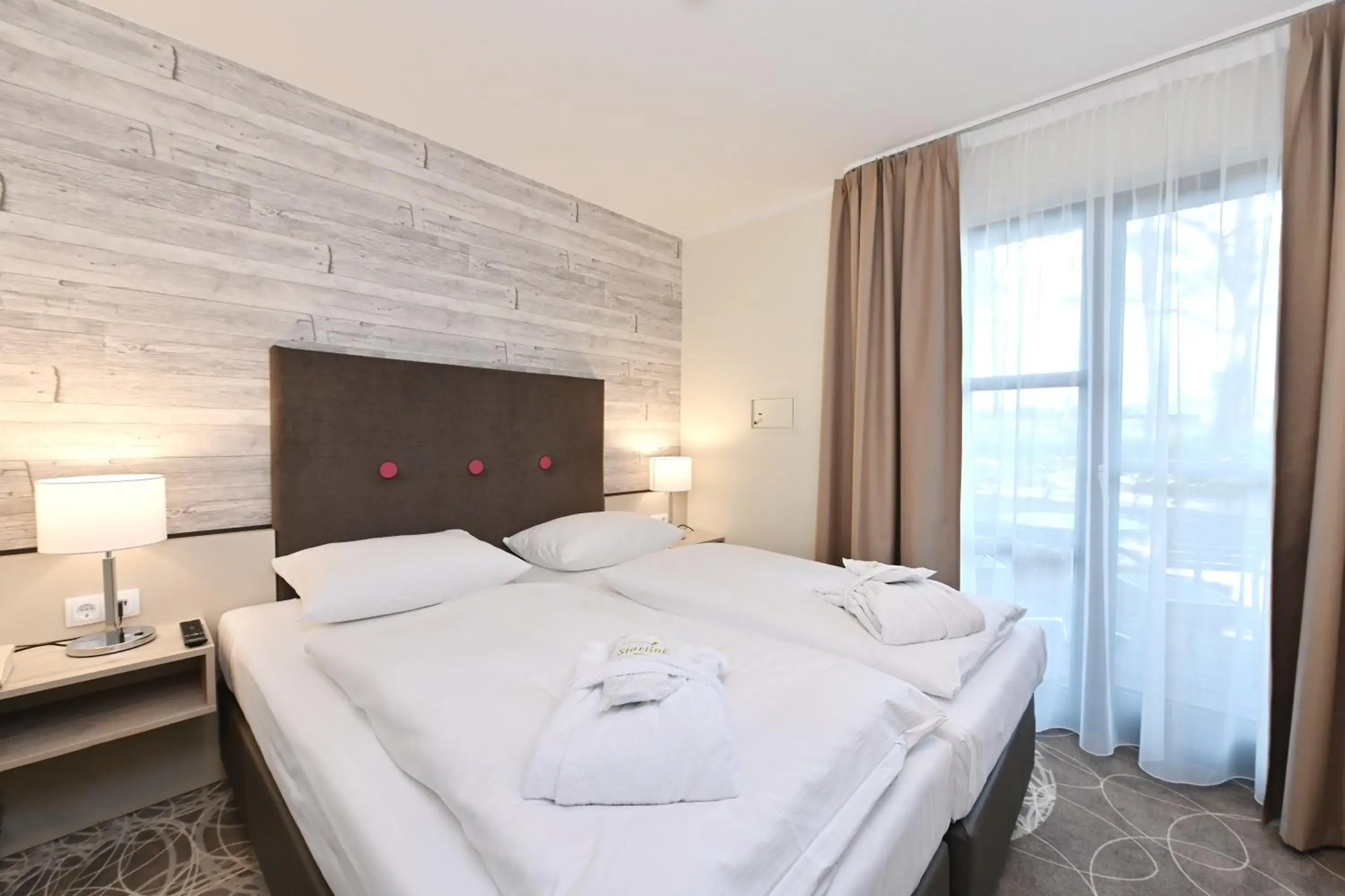 Ferienwohnung 98 ft² Seeseite/ Mittelreihe , 1 Schlafzimmer in Aquamaris Strandresidenz Rügen Ferienwohnung 98 ft² Seeseite/ Mittelreihe , 1 Schlafzimmer in Aquamaris Strandresidenz Rügen