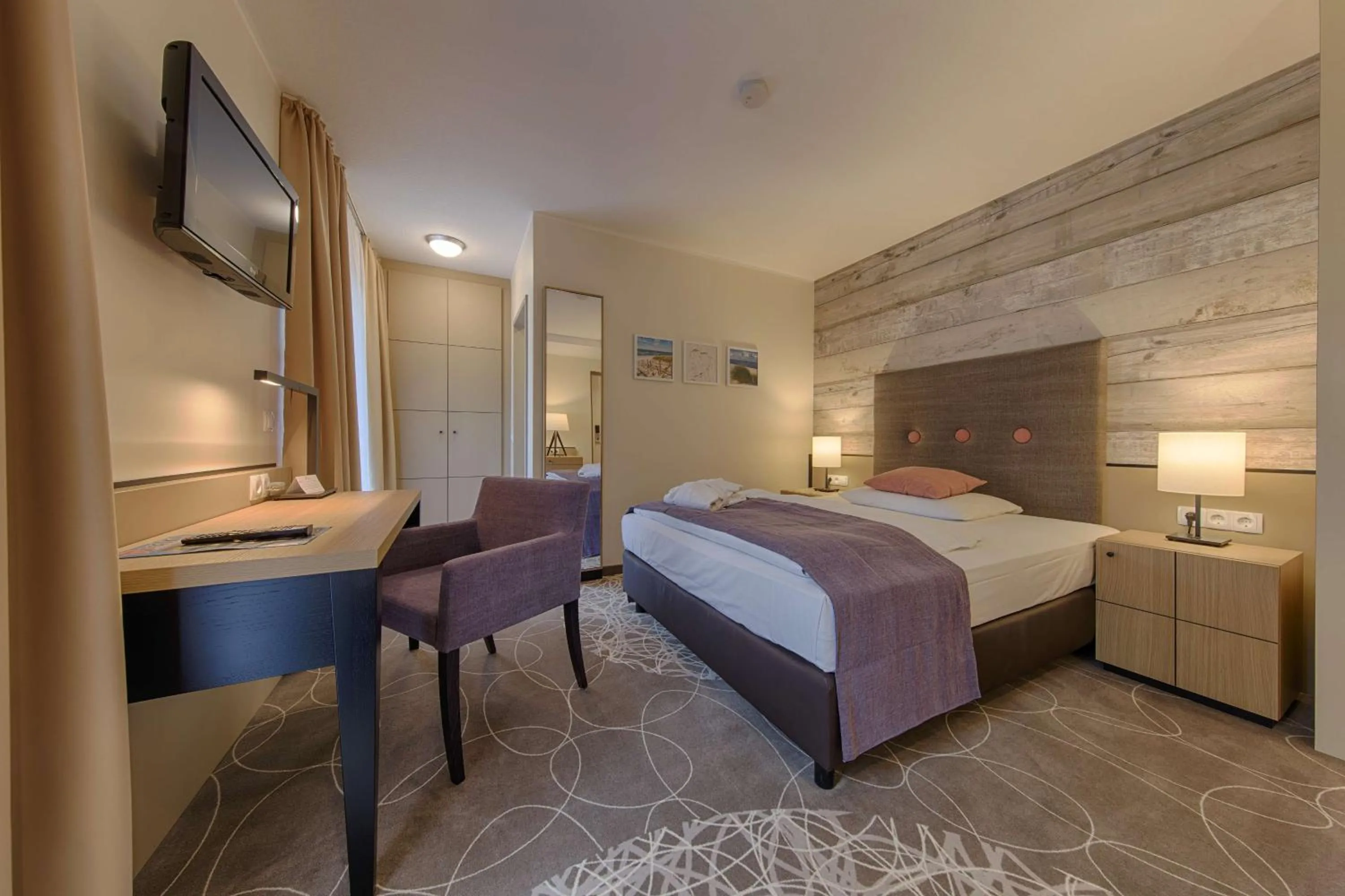 Photo of the whole room, Bed in Aquamaris Strandresidenz Rügen