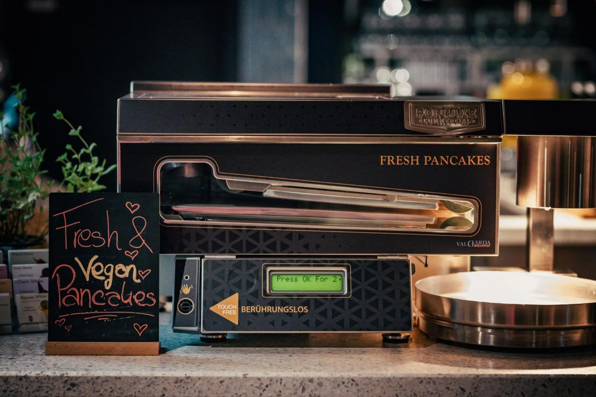 Breakfast in URBAN LOFT Cologne