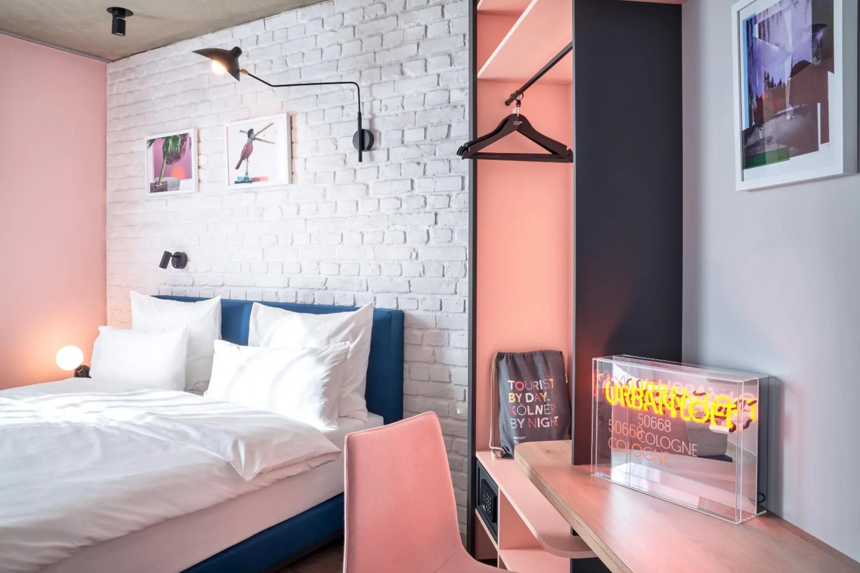 Bedroom, Bed in URBAN LOFT Cologne Bedroom, Bed in URBAN LOFT Cologne