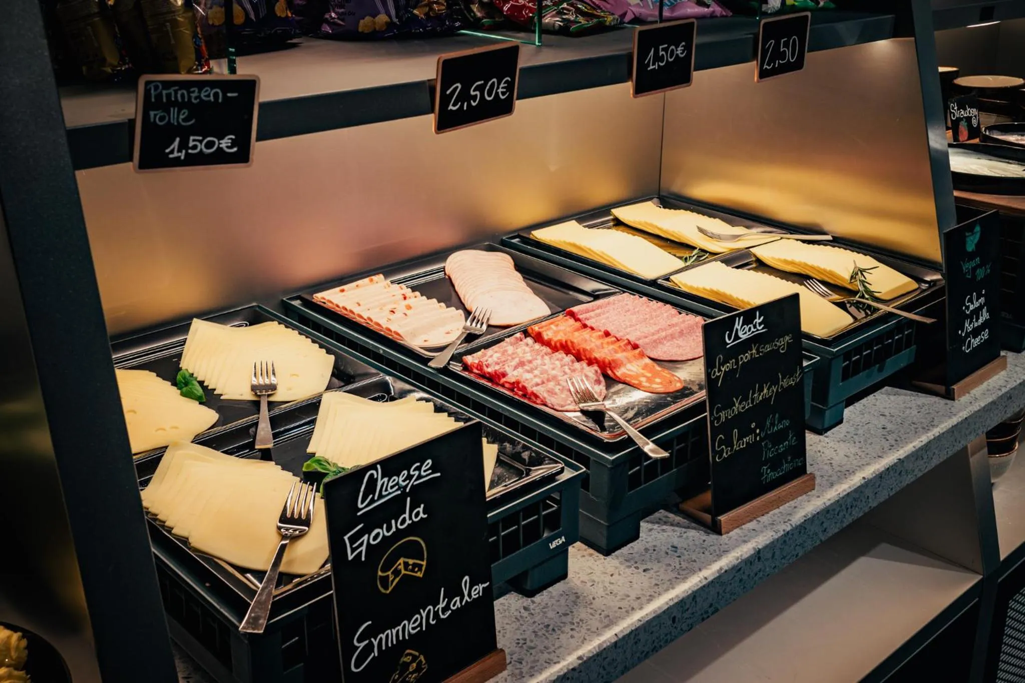 Buffet breakfast in URBAN LOFT Cologne